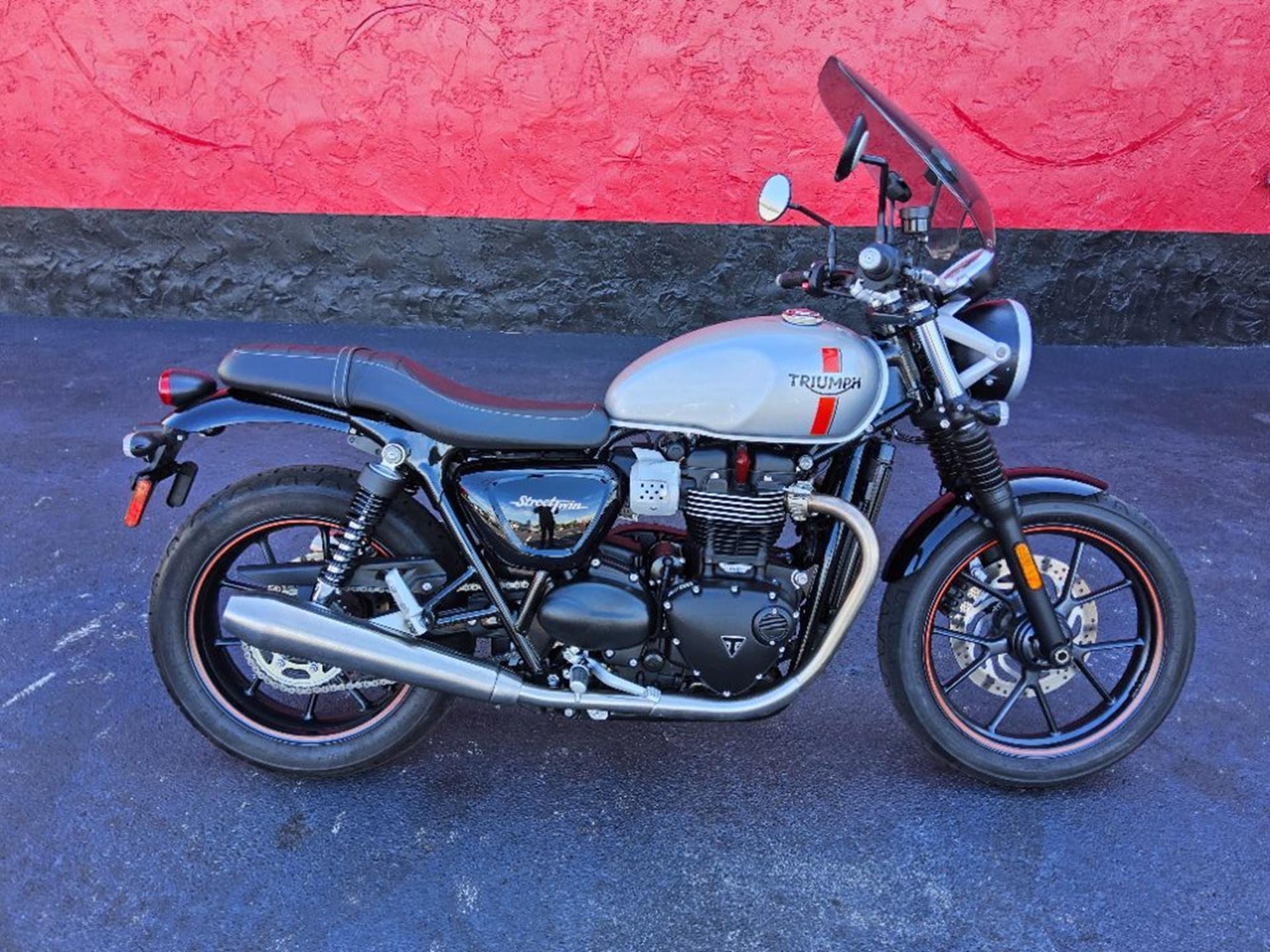2017 Triumph Street Twin in Fort Myers, FL