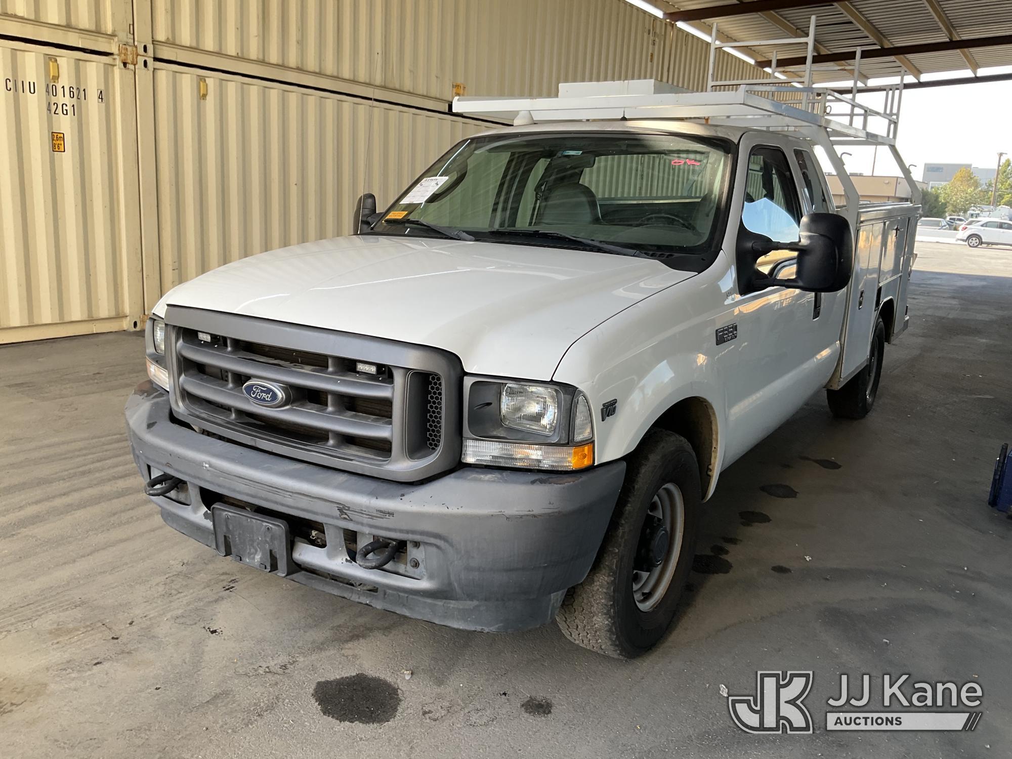 2004 Ford F-350 SD in Jurupa Valley, CA