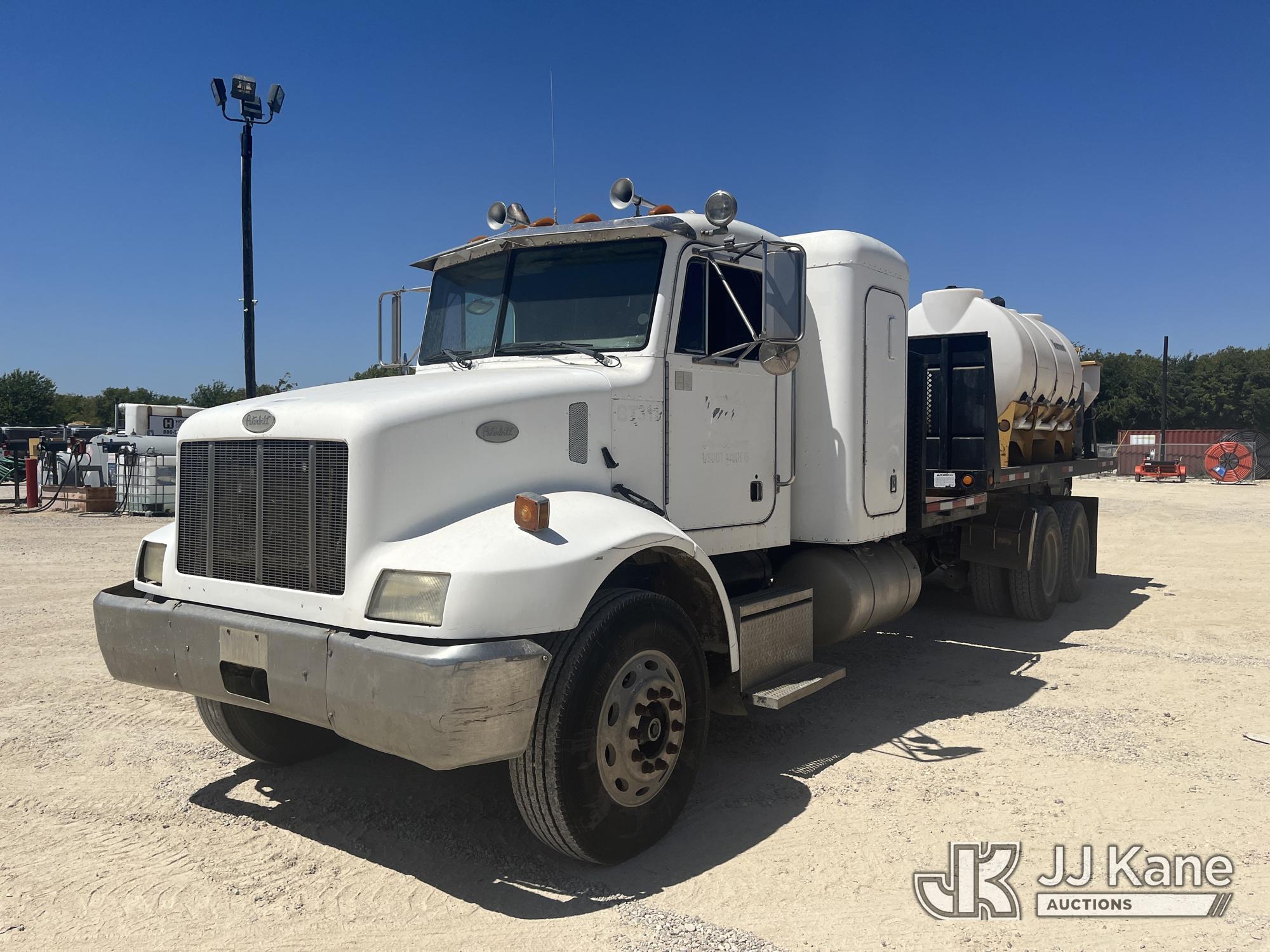1998 Peterbilt 330 in Hutto, TX
