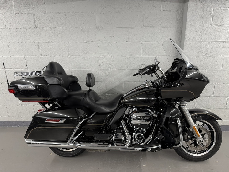 2017 Harley-Davidson FLTRU ROAD GLIDE ULTRA ULTRA in Elmsford, NY