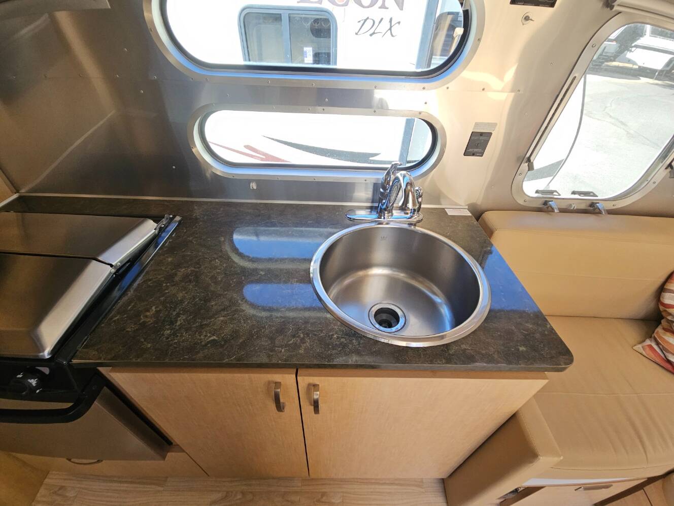 A photo of this 2016 Airstream Flying Cloud 28