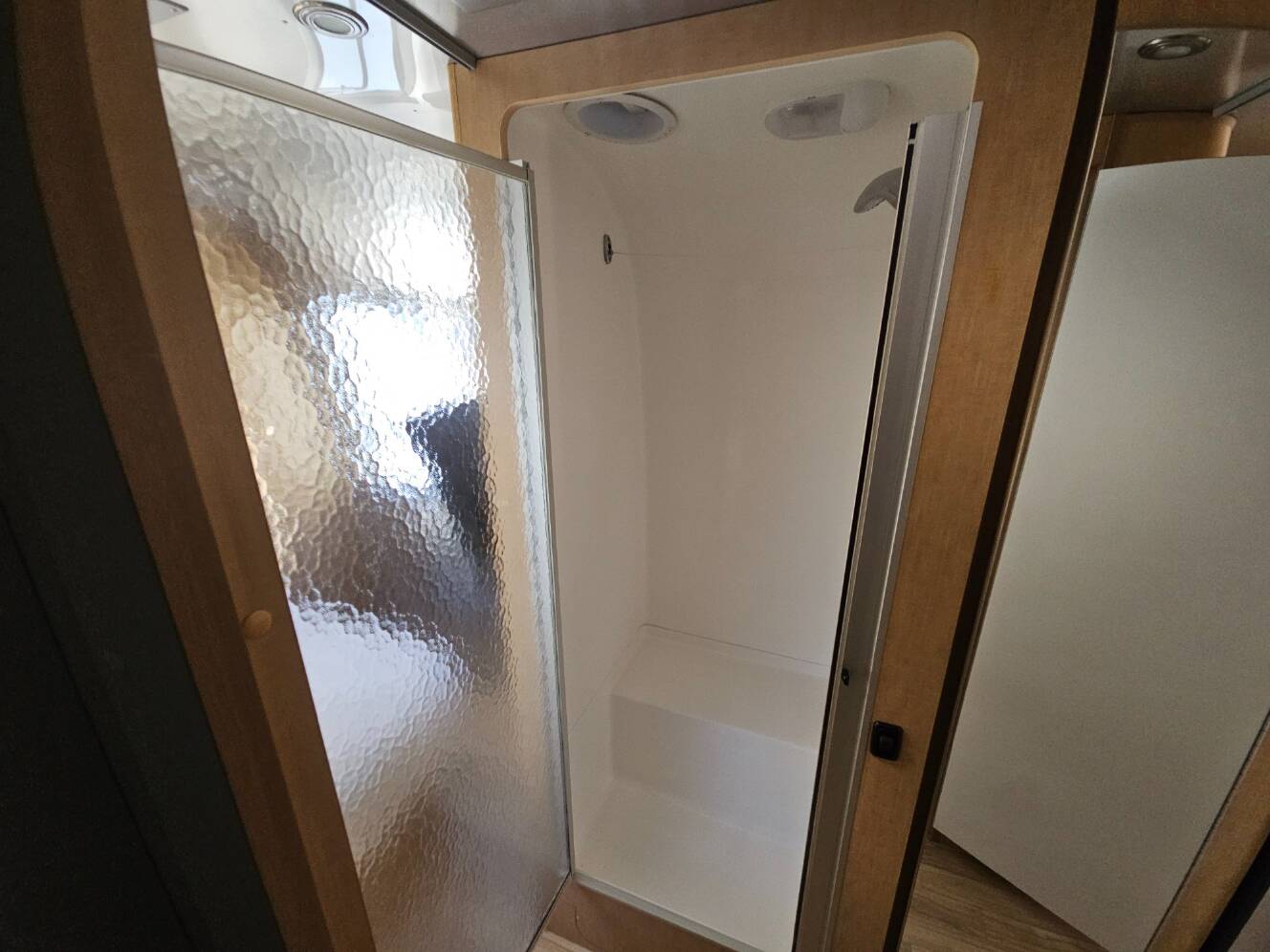 A photo of this 2016 Airstream Flying Cloud 28