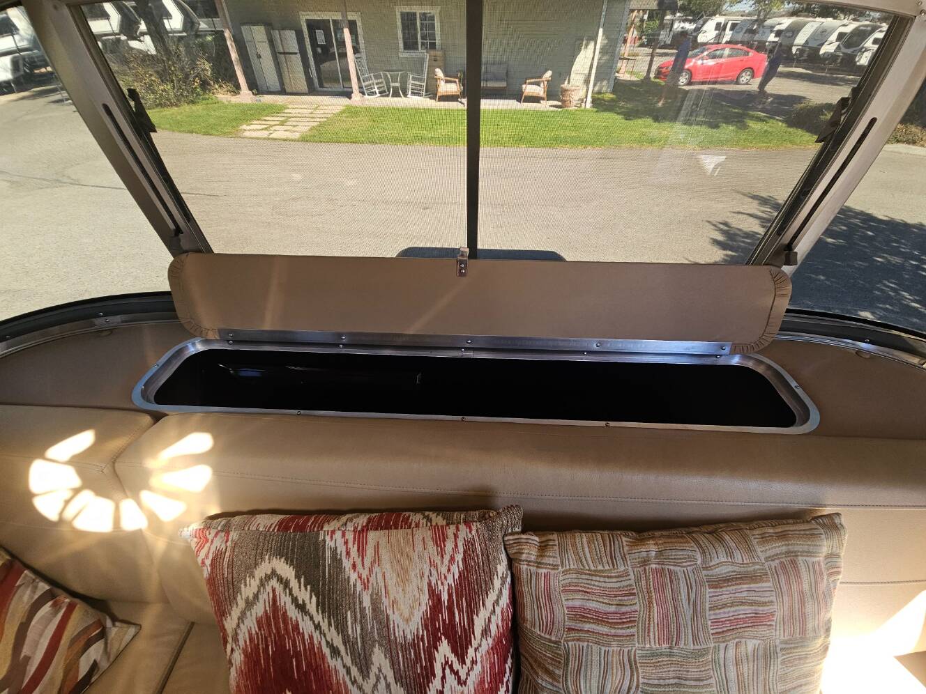 A photo of this 2016 Airstream Flying Cloud 28