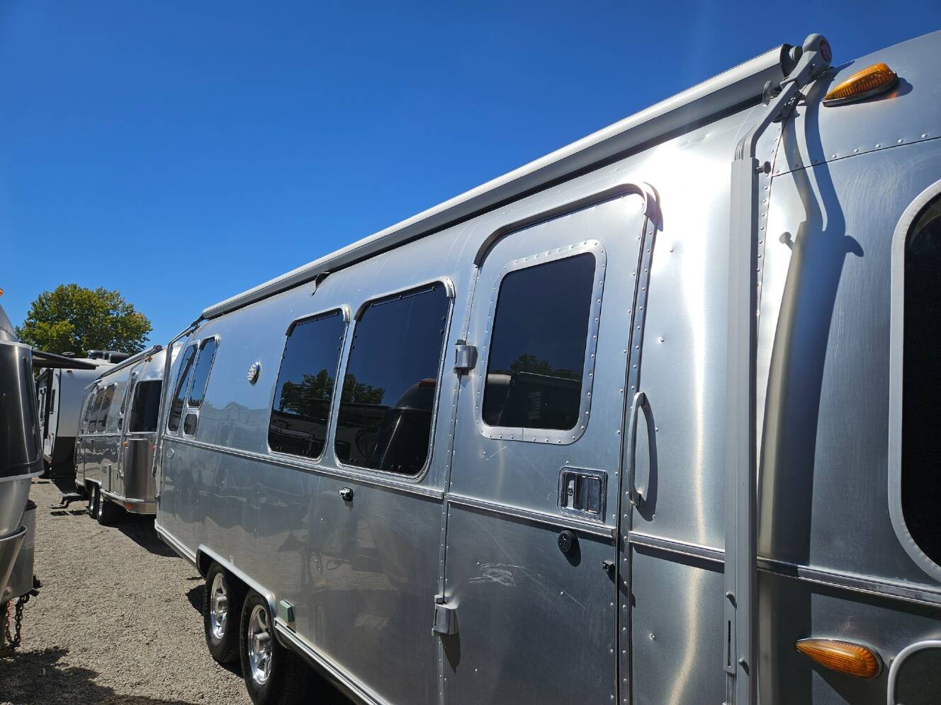 A photo of this 2016 Airstream Flying Cloud 28