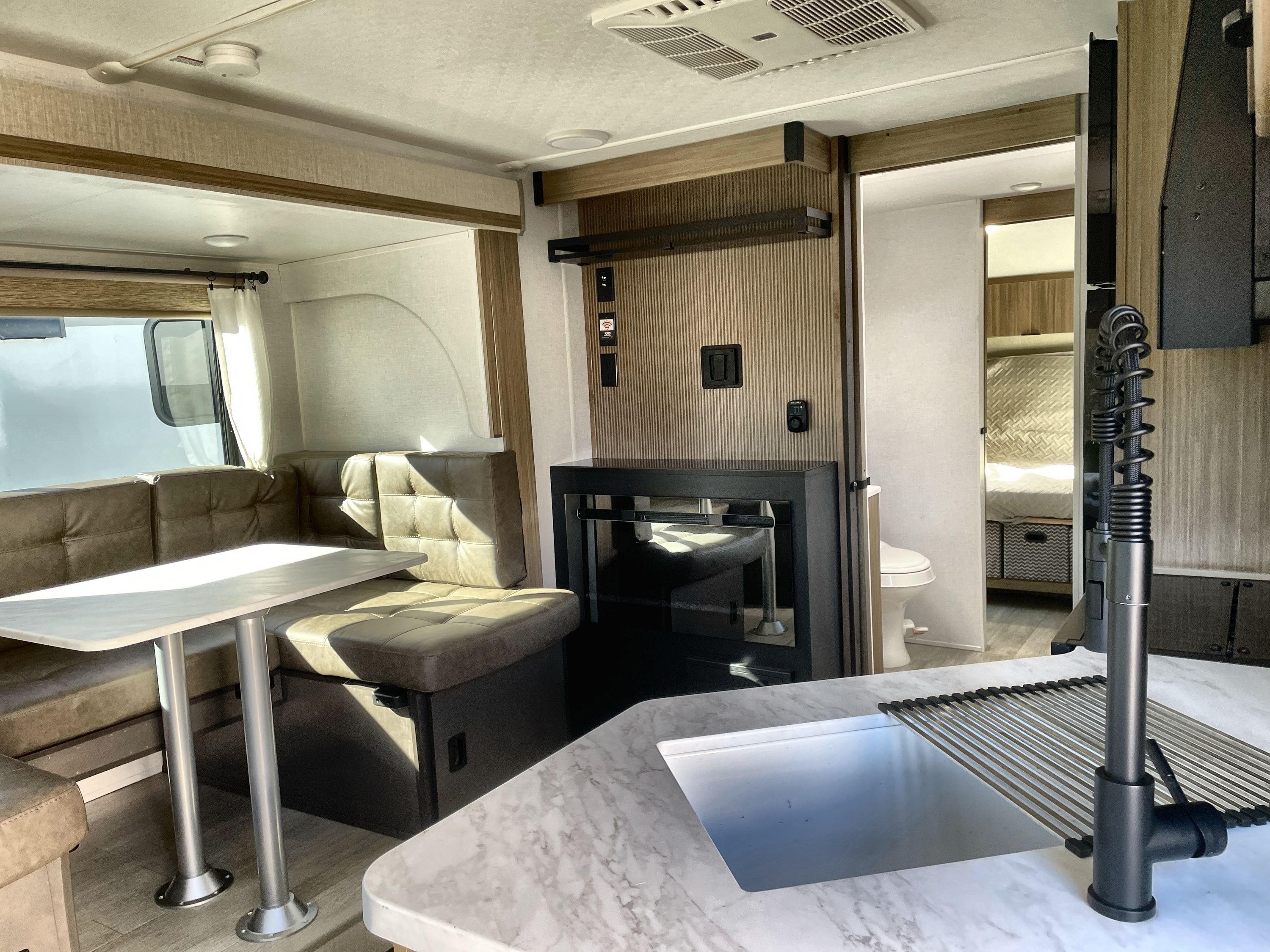 2025 Forest River SALEM CRUISE LITE 24RLXL in hendersonville NC