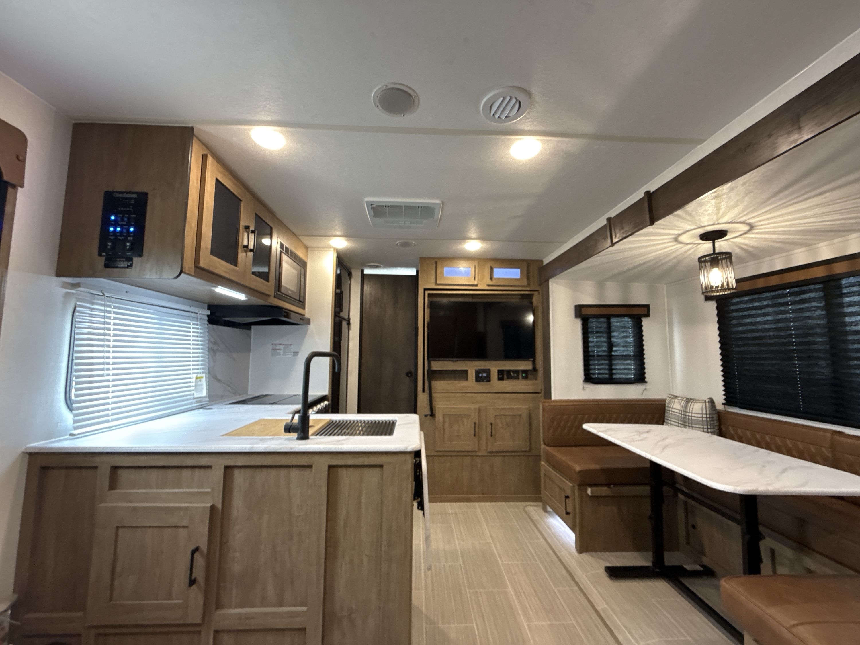 2024 Coachmen FREEDOM EXPRESS ULTRA LITE 226RBS in albuquerque NM