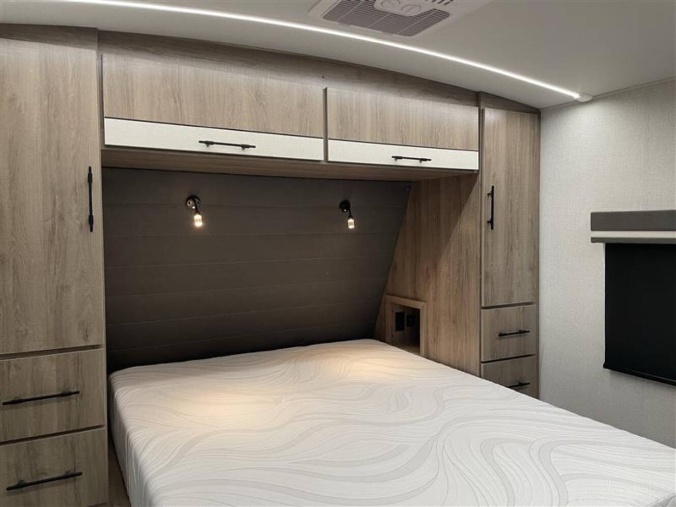 A photo of this 2025 Grand Design IMAGINE 2600RB