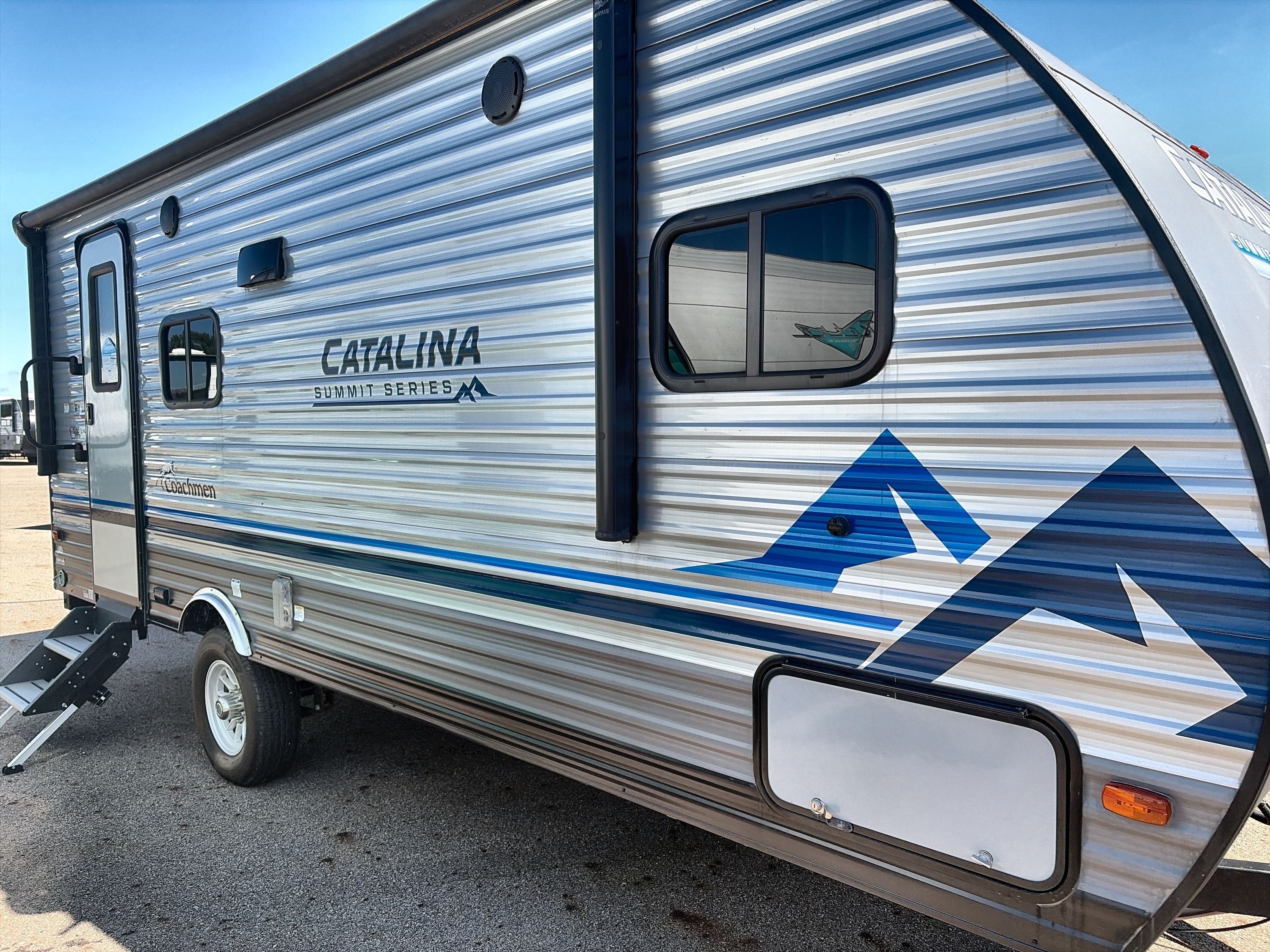 2022 Coachmen CATALINA SUMMIT 184FQS in sunbury OH