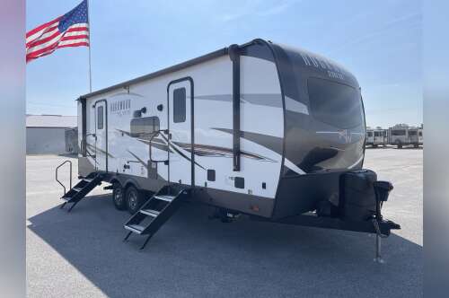 2022 Forest River ROCKWOOD SIGNATURE ULTRA LITE 8262RBS in davenport IA