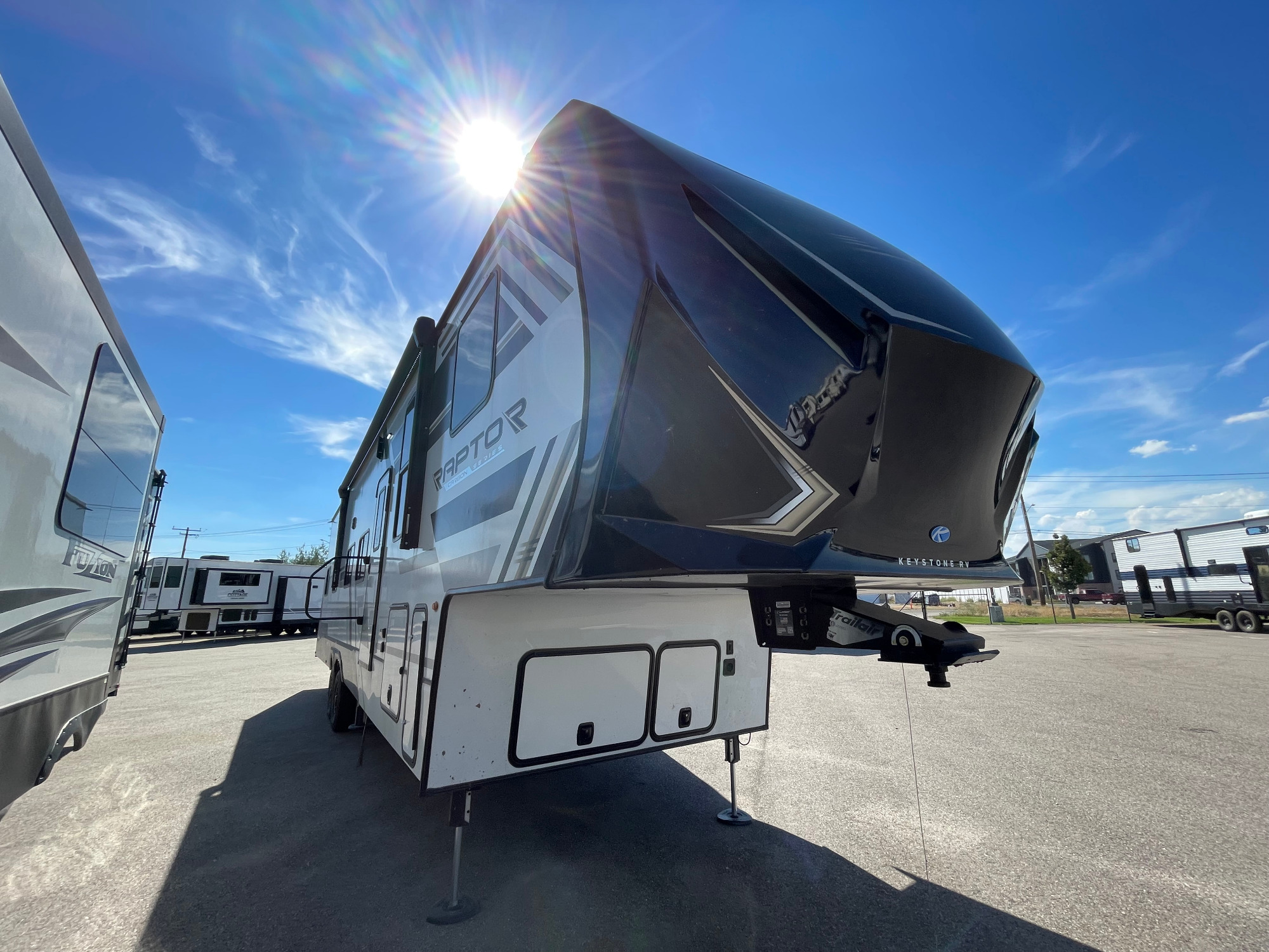 2025 Keystone CARBON 363 Fifth Wheel Toy Hauler RV
