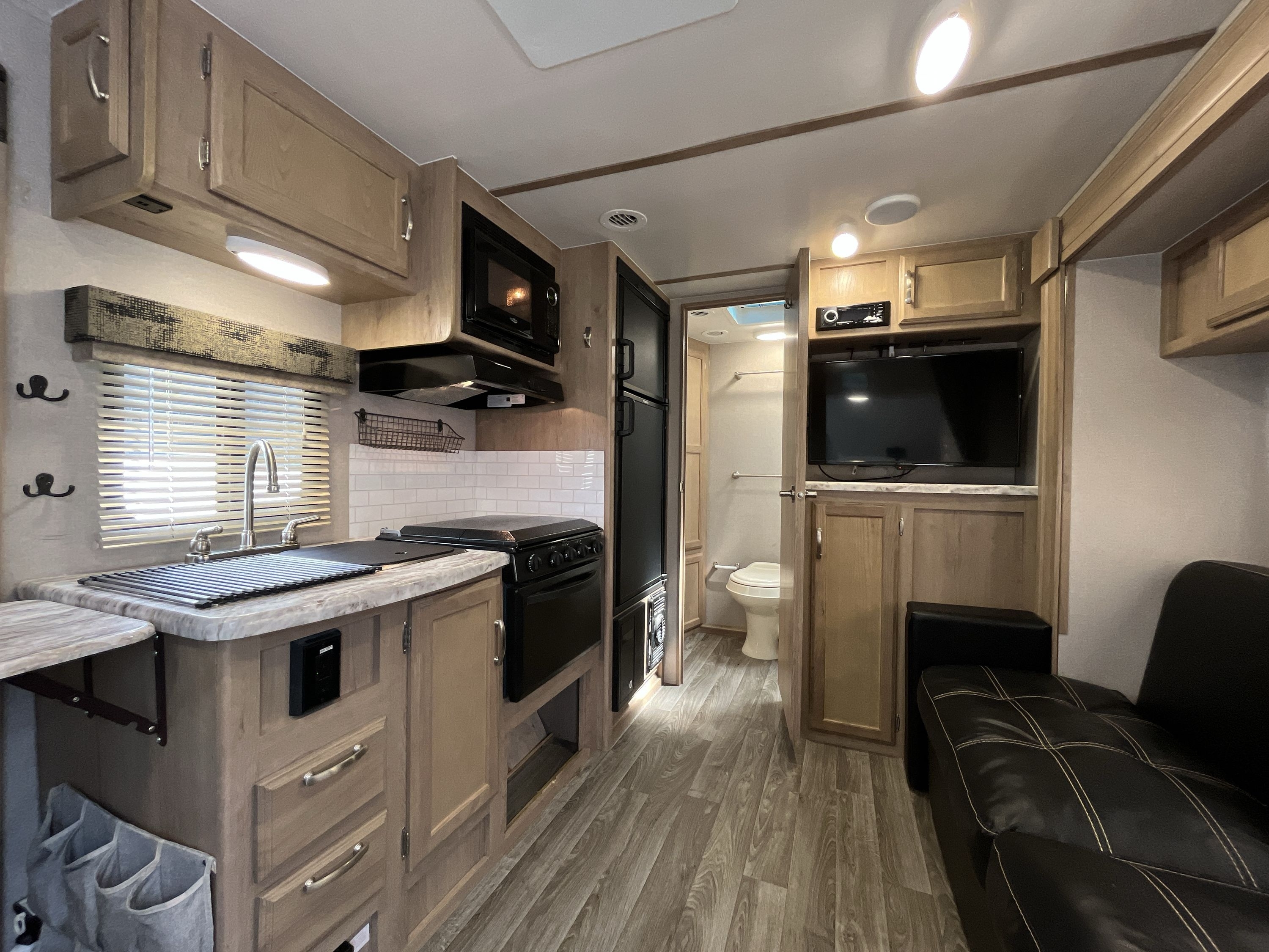 2019 Winnebago MICRO MINNIE 2106FBS in bend OR