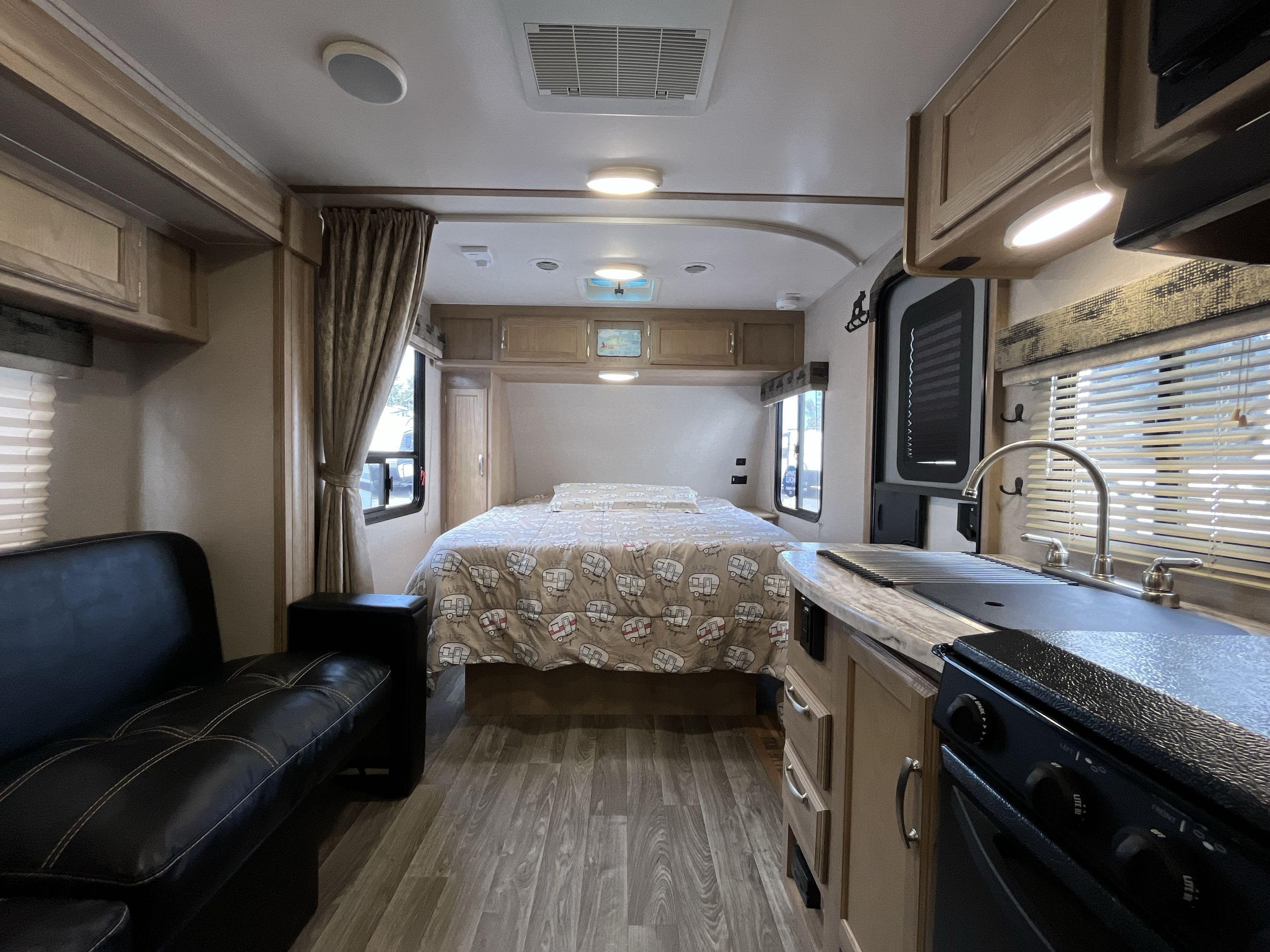2019 Winnebago MICRO MINNIE 2106FBS in bend OR