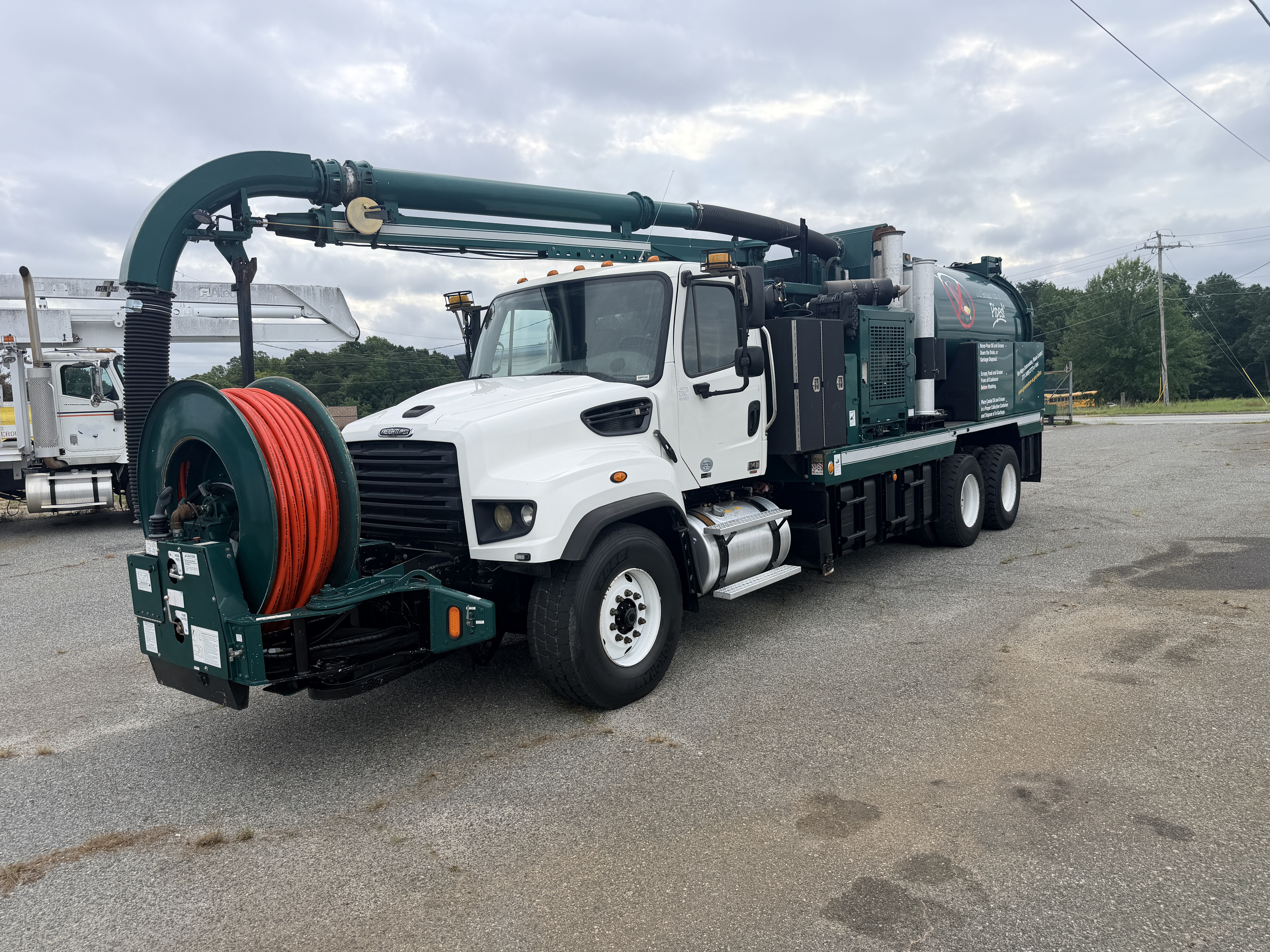 2013 FREIGHTLINER 114 SD in Greensboro, NC