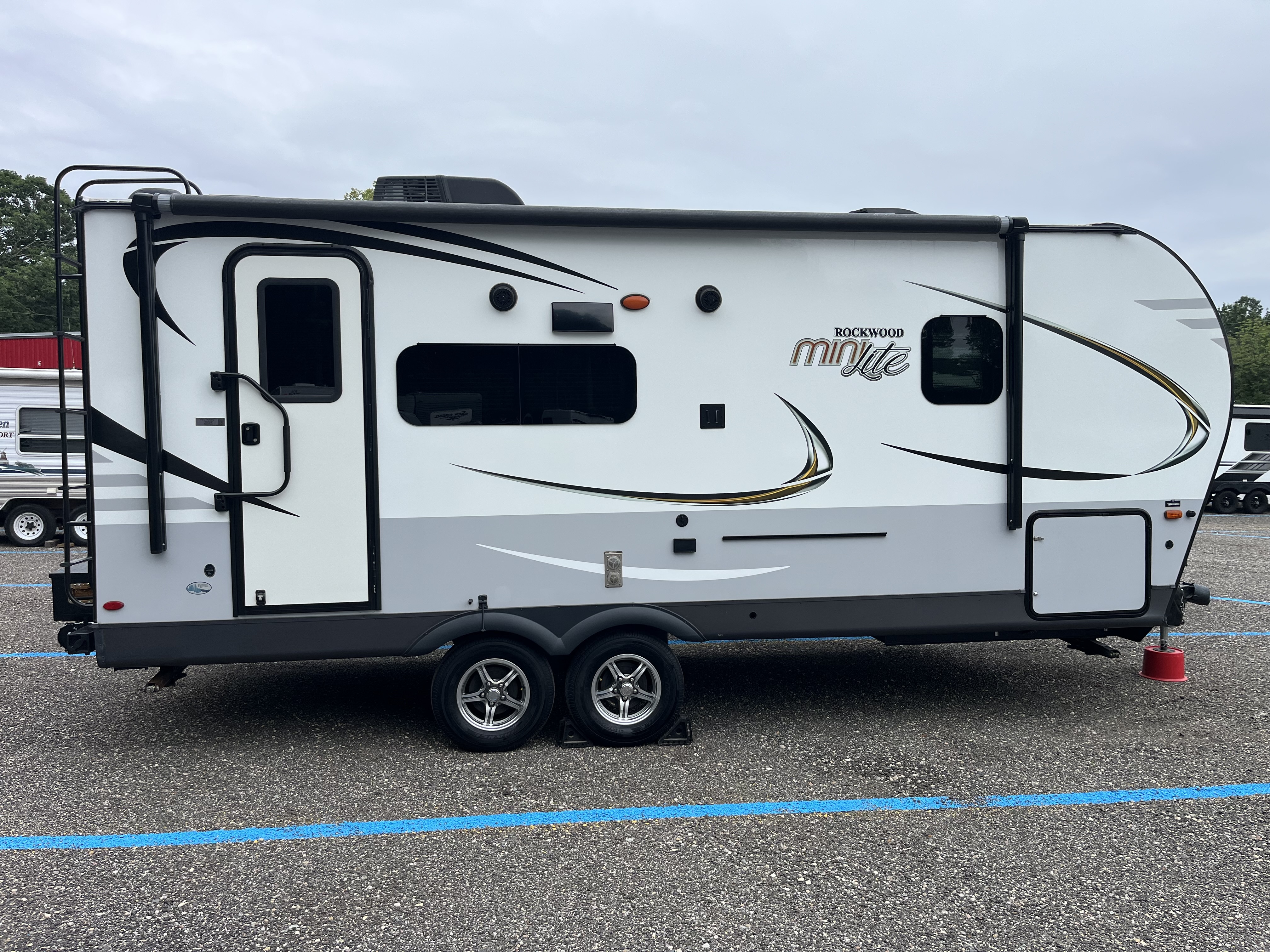 2021 Forest River ROCKWOOD MINI LITE 2205S RV