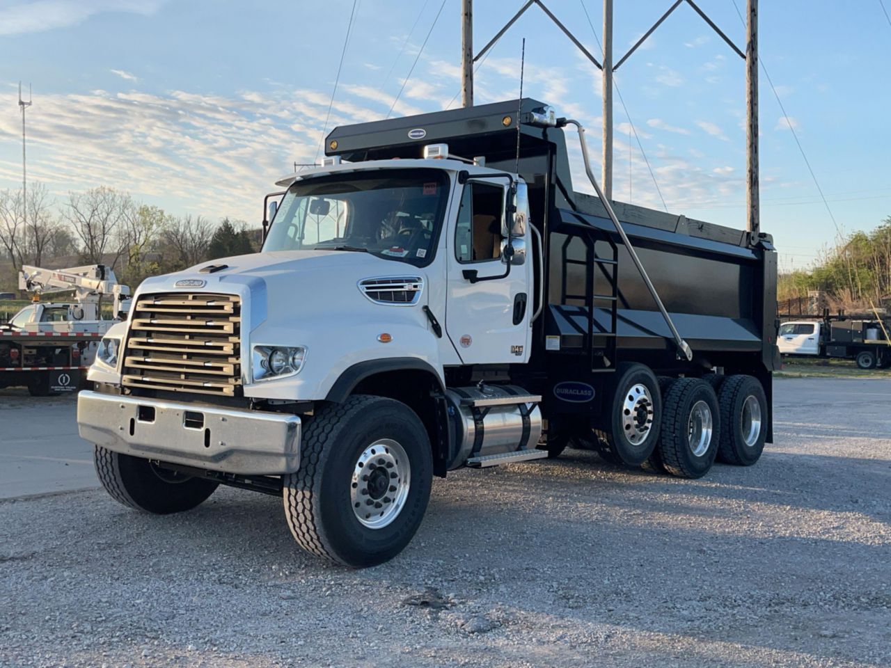 2027 FREIGHTLINER 114 SD in Kansas City, MO