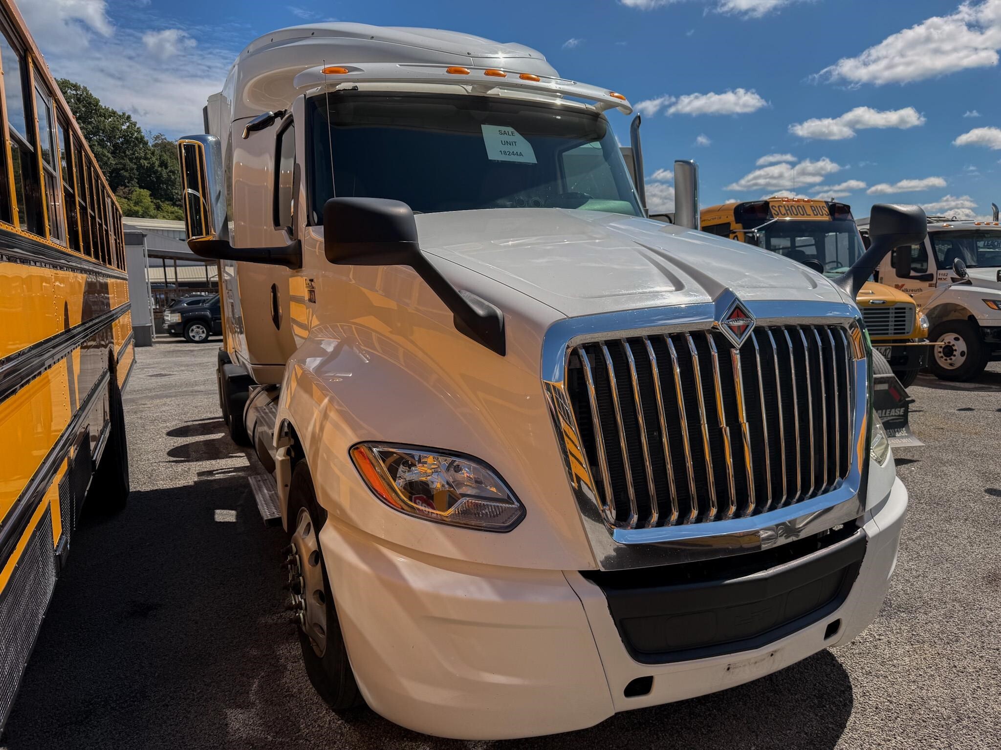 2018 INTERNATIONAL LT in East Liverpool, OH