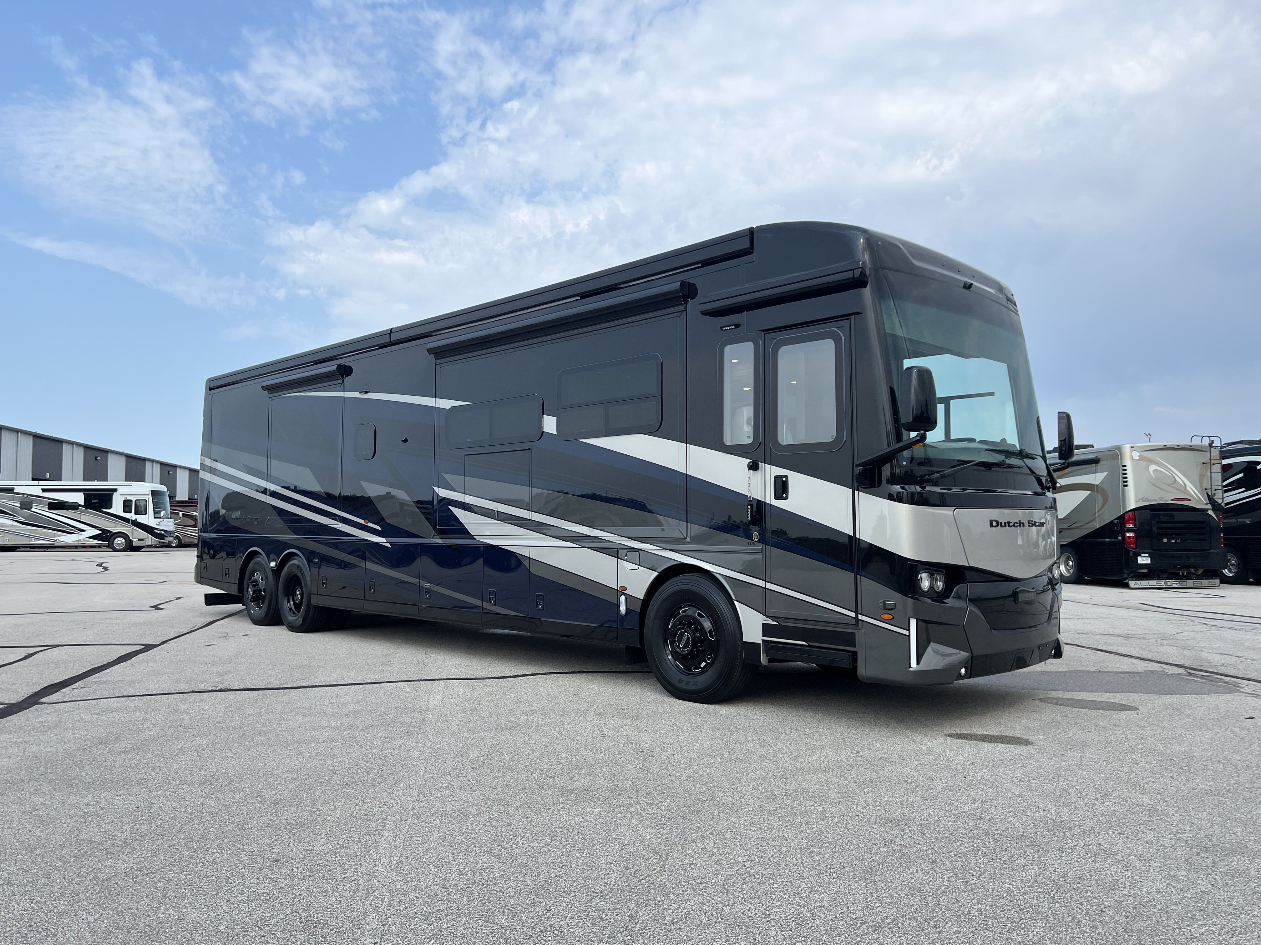 2027 Newmar Dutch Star 4325 Class A Diesel Motorhome - Diesel Pusher RV
