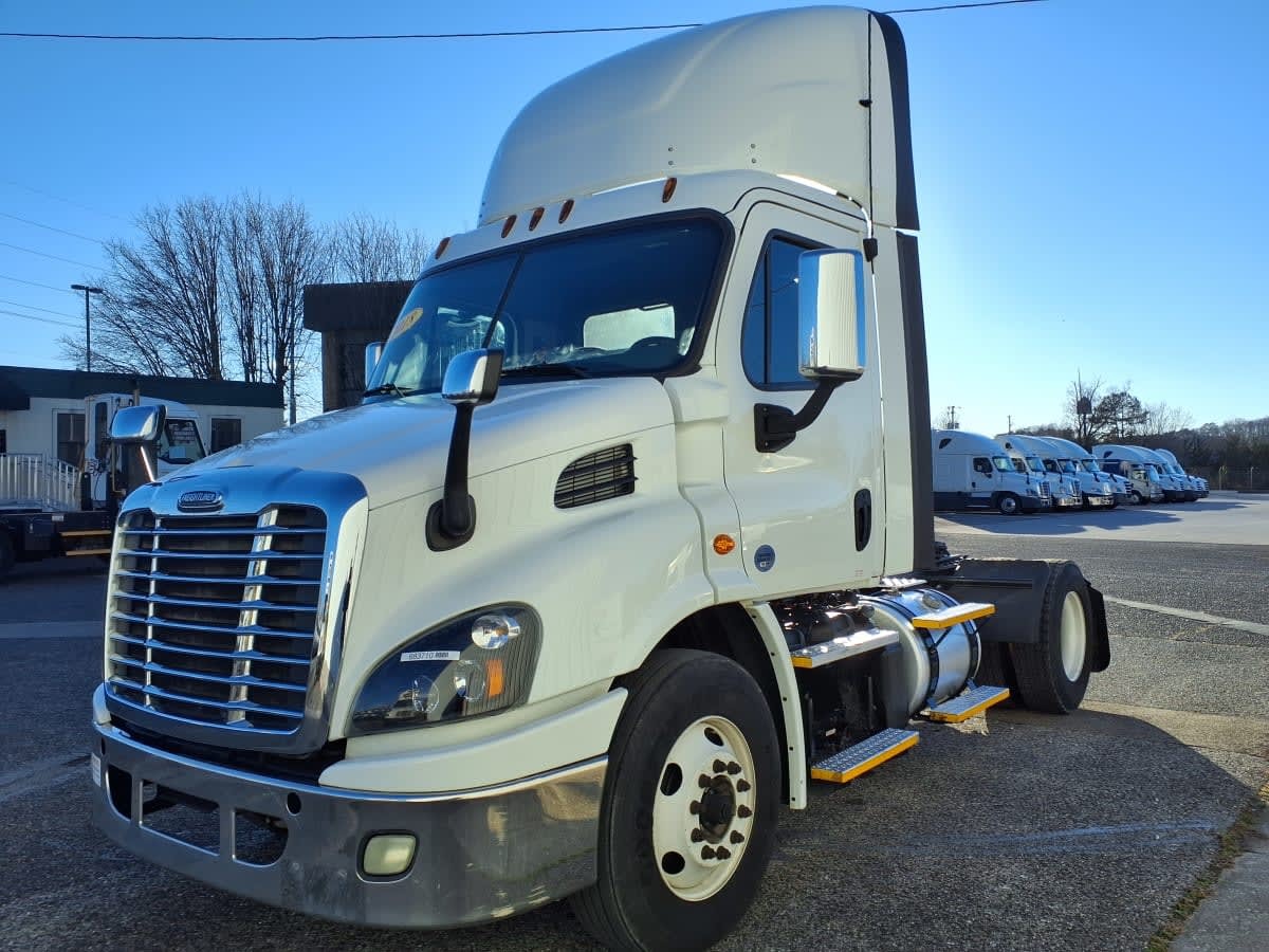 2018 FREIGHTLINER CASCADIA 113 in Knoxville, TN