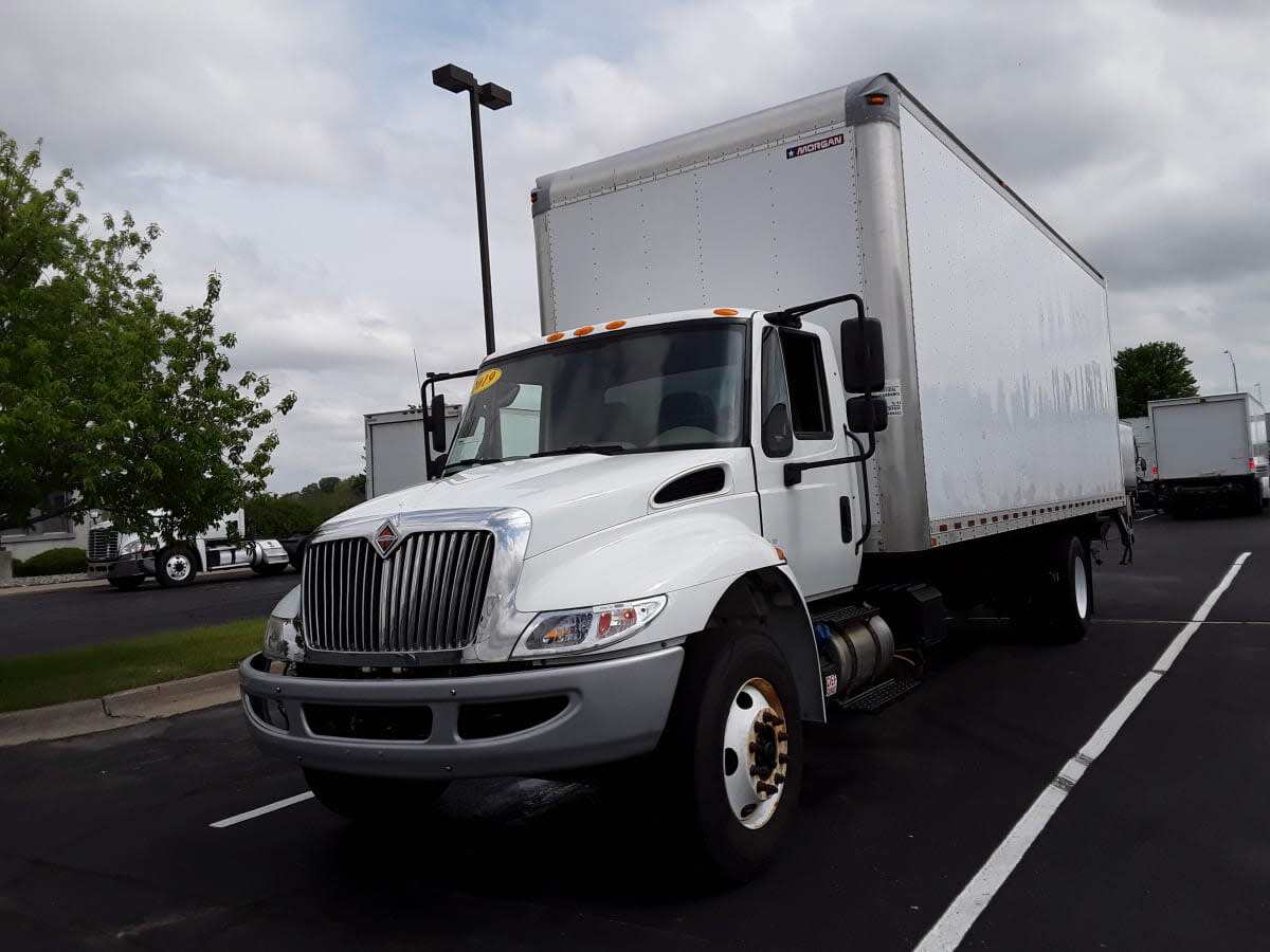 2019 INTERNATIONAL 4300 in Altoona, IA