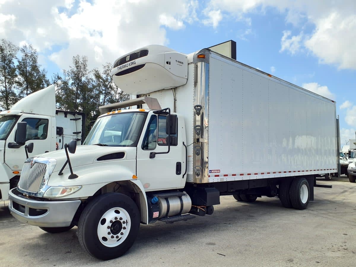2018 INTERNATIONAL 4300 in Miami, FL