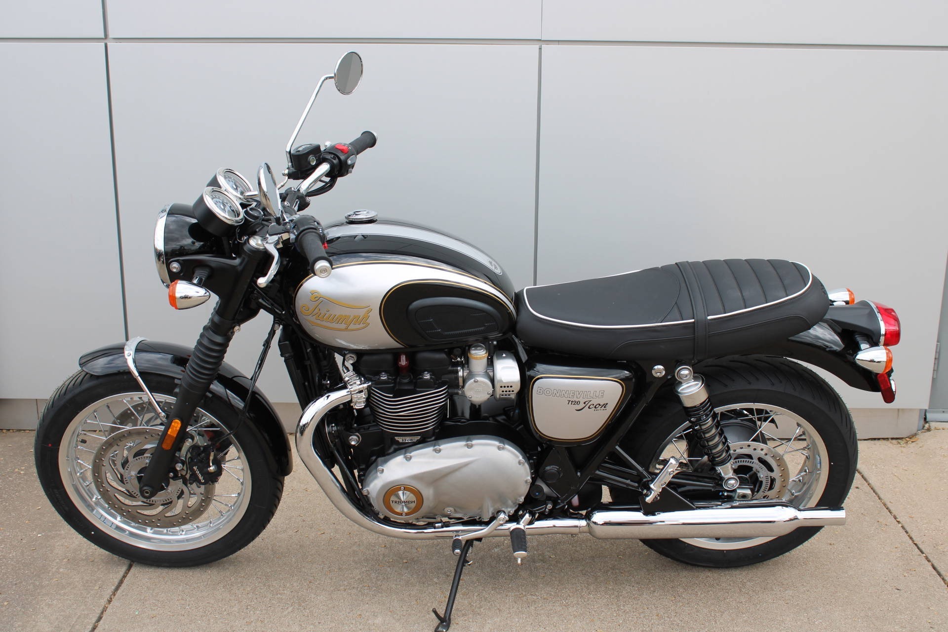 2025 Triumph Bonneville T120 BASE in Fort Worth, TX