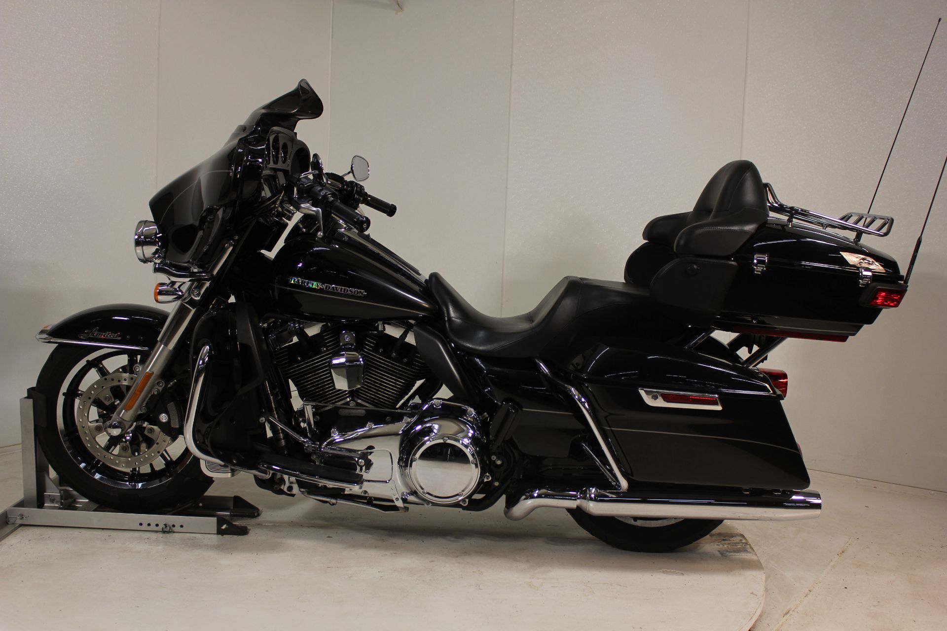 2015 Harley-Davidson Ultra Limited Low ULTRA LIMITED LOW in Pittsfield, MA