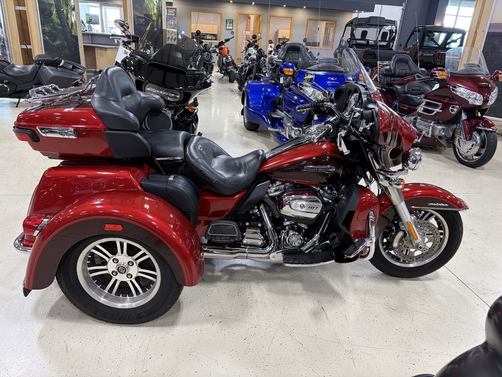 2018 Harley-Davidson® Flhtcutg - Tri Glide® Ultra ULTRA CLASSIC in Storm Lake, IA