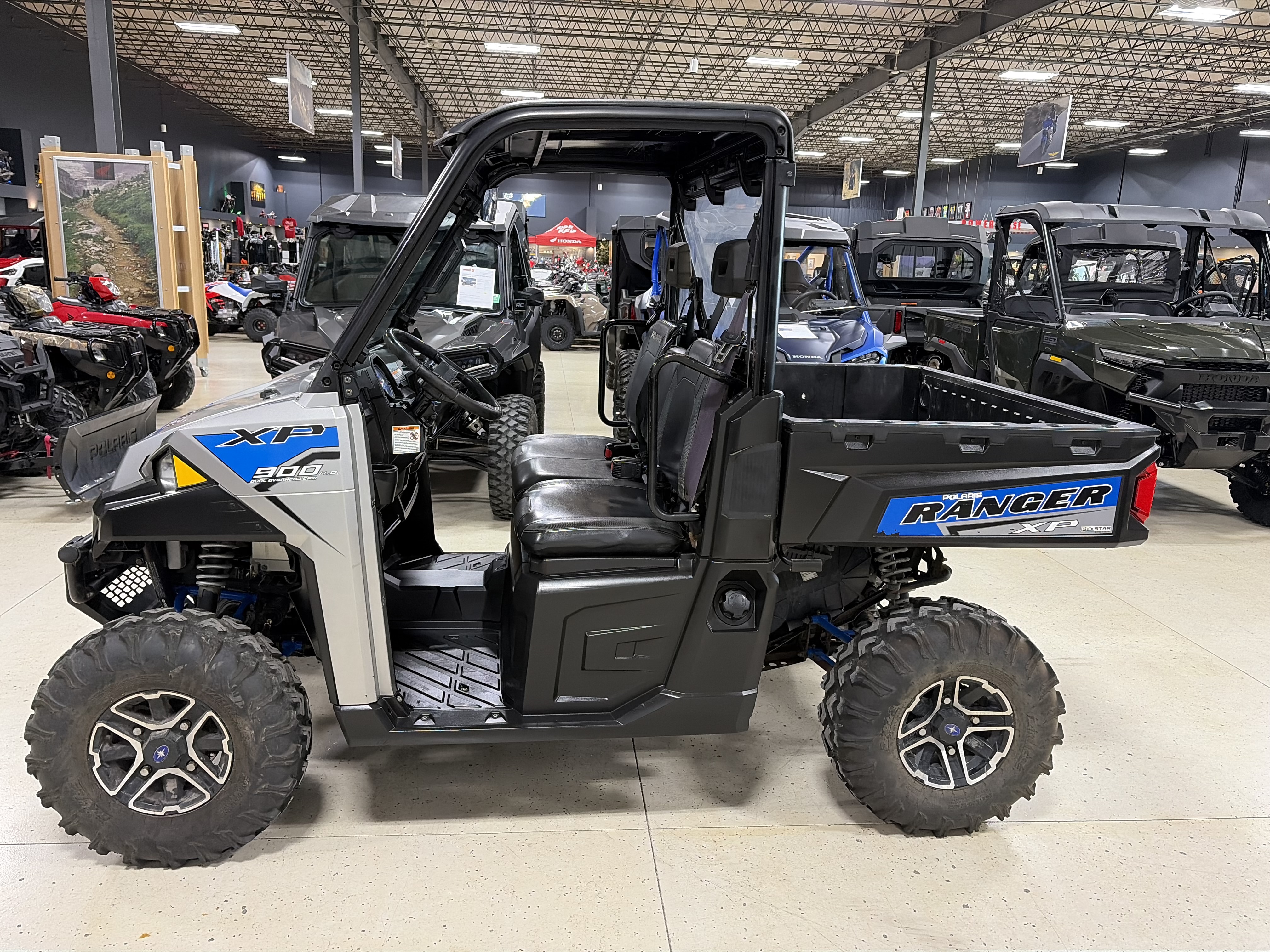 2017 Polaris® Ranger Xp® 900 Eps Silver Pearl UTV/Utility ATV
