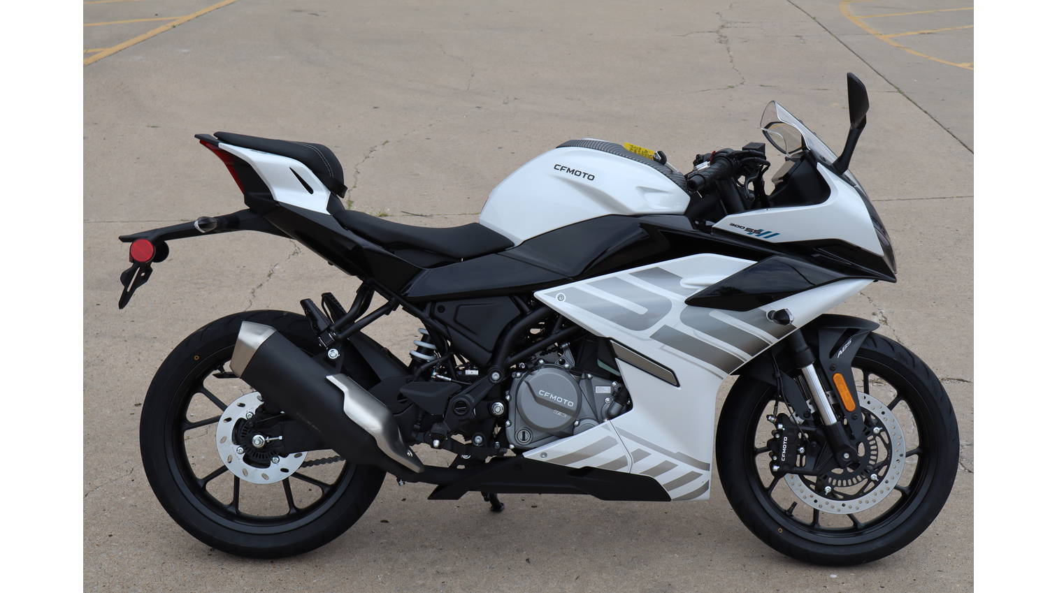 2026 CFMOTO 300SS SS in Fayetteville, AR