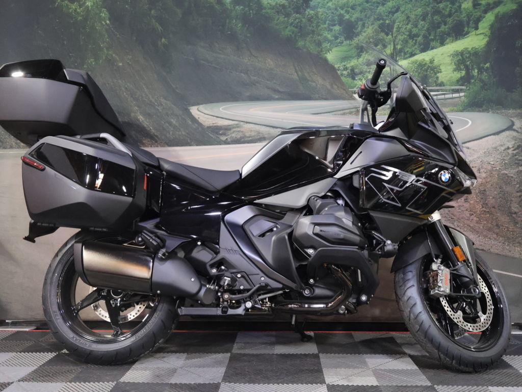 2026 BMW R 1300 RT Triple Black in Chatsworth, CA