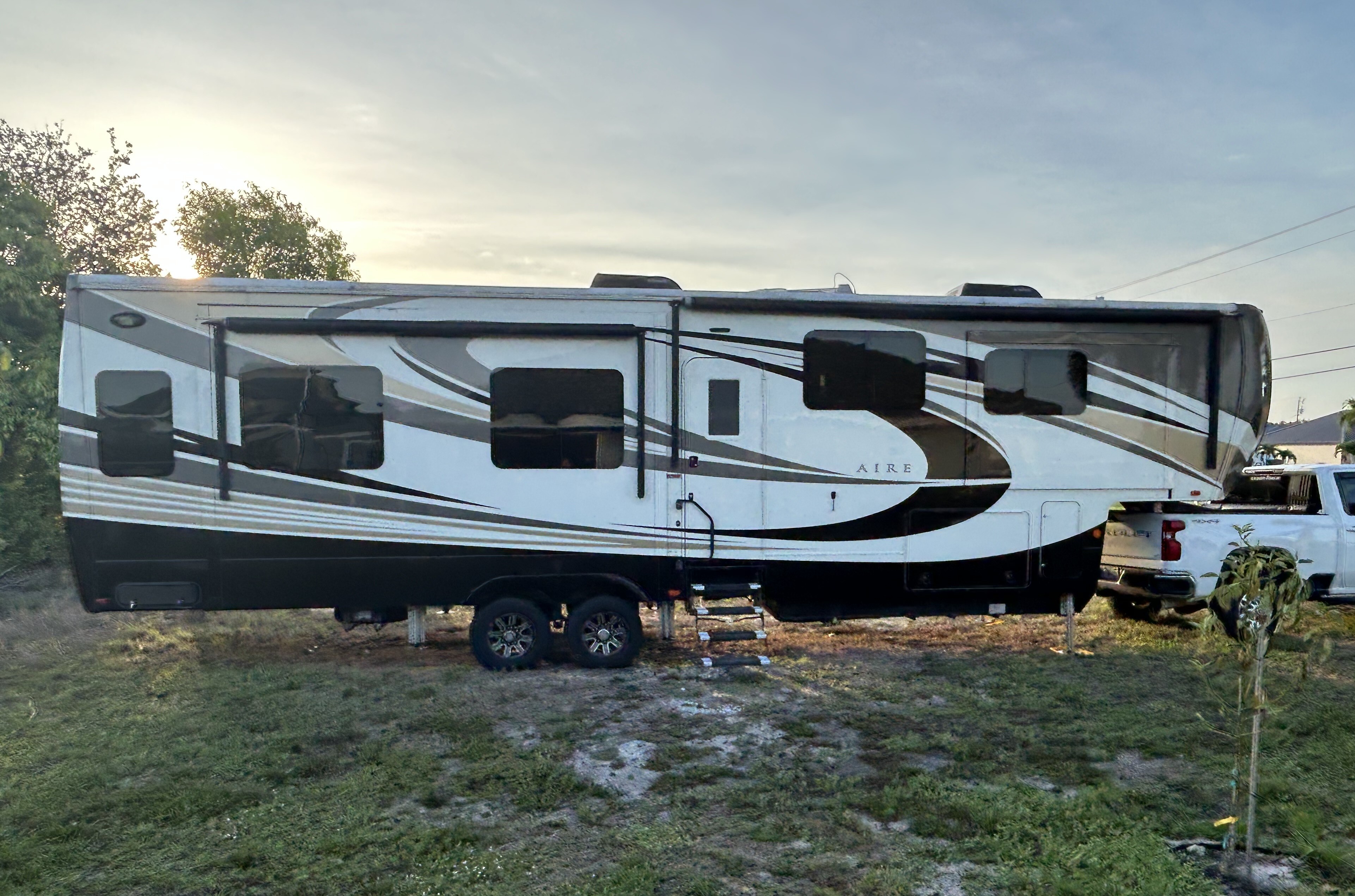 2017 DRV MOBILE SUITES RV