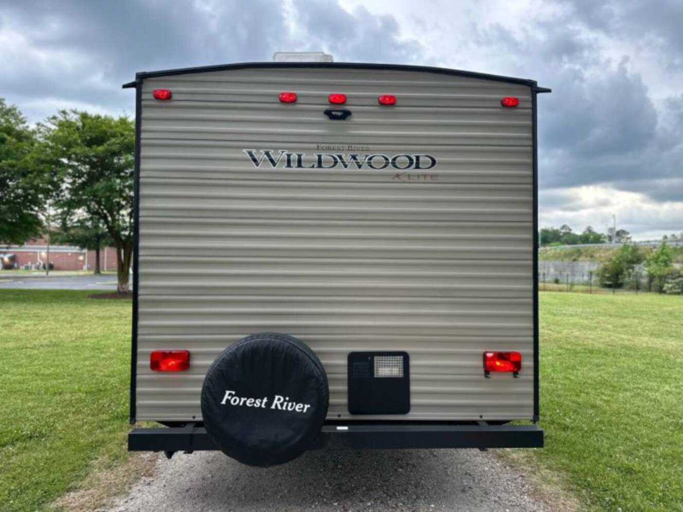 A photo of this 2020 Wildwood By Forest River X-Lite 261BHXL