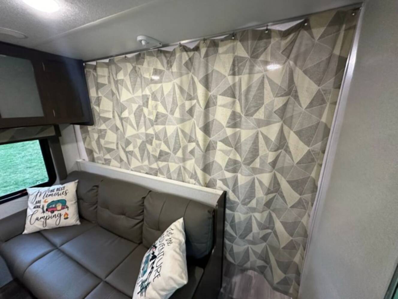 A photo of this 2020 Wildwood By Forest River X-Lite 261BHXL