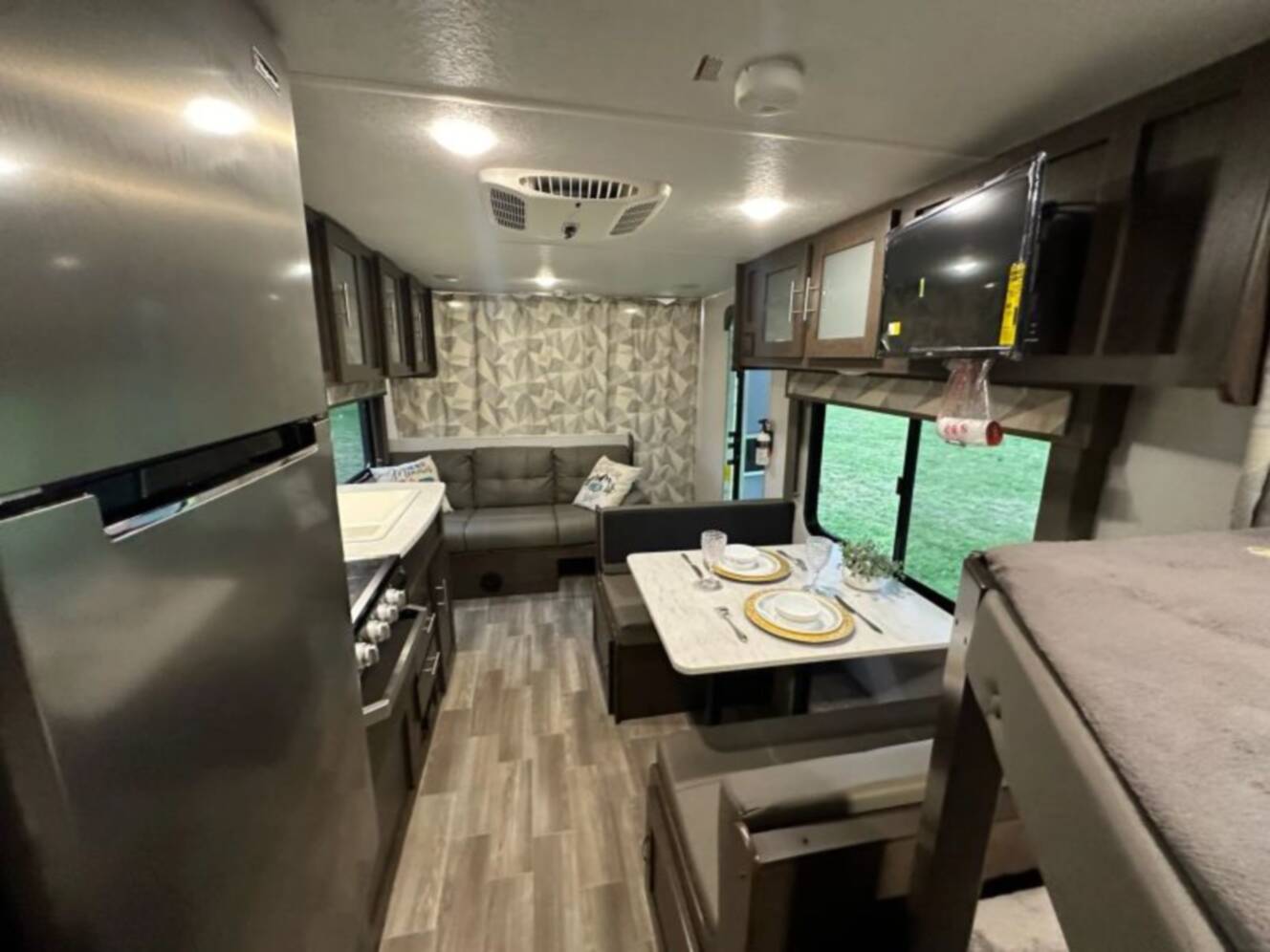A photo of this 2020 Wildwood By Forest River X-Lite 261BHXL
