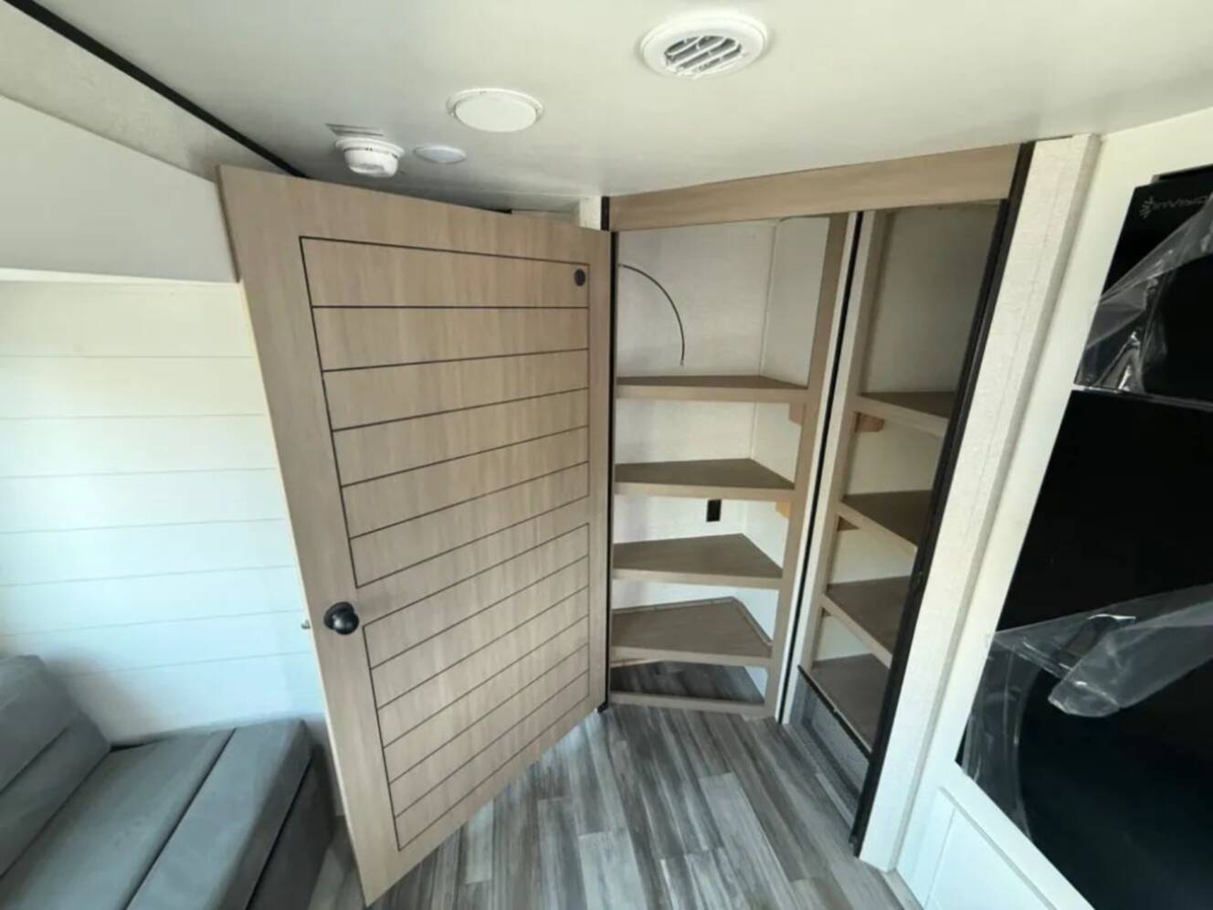 A photo of this 2026 Jayco Jay-Flight SLX 263BHSW