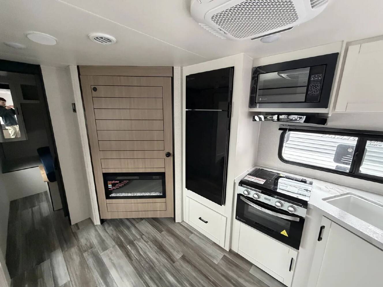 A photo of this 2026 Jayco Jay-Flight SLX 263BHSW