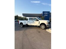 Pickup Trucks with the Largest Payload Capacity image