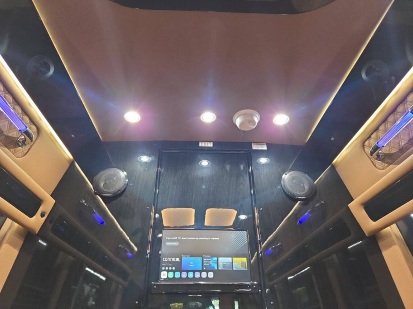 A photo of this 2027 Ultimate Toys COACH