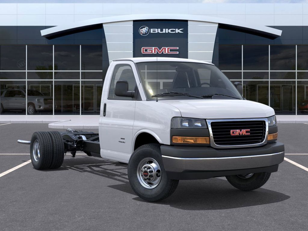 2026 GMC SAVANA in Alvin, TX