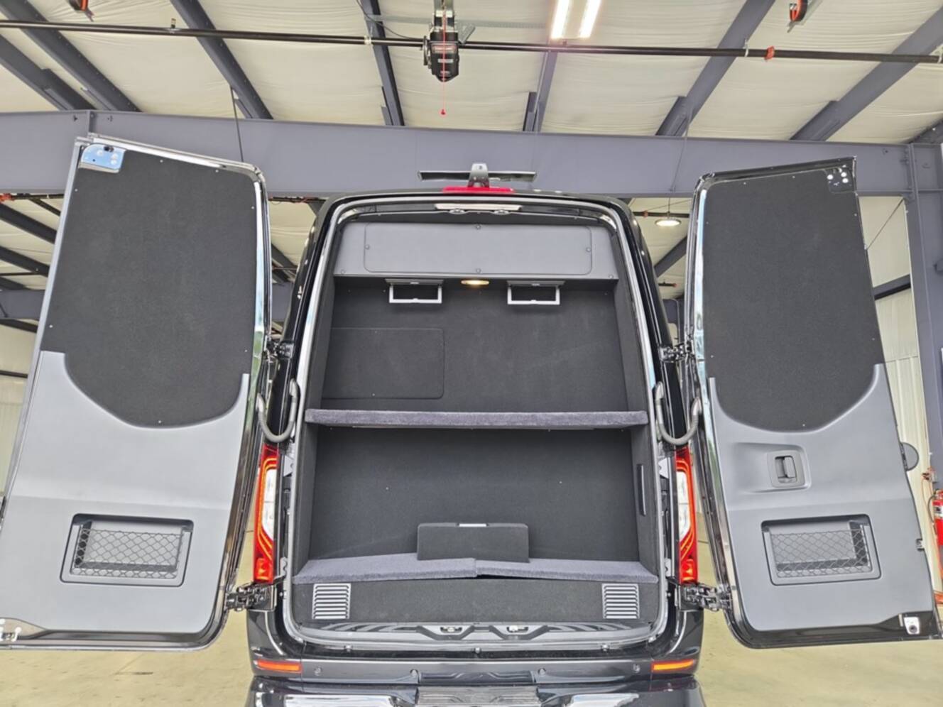 A photo of this 2027 Ultimate Toys LIMO OB PRO