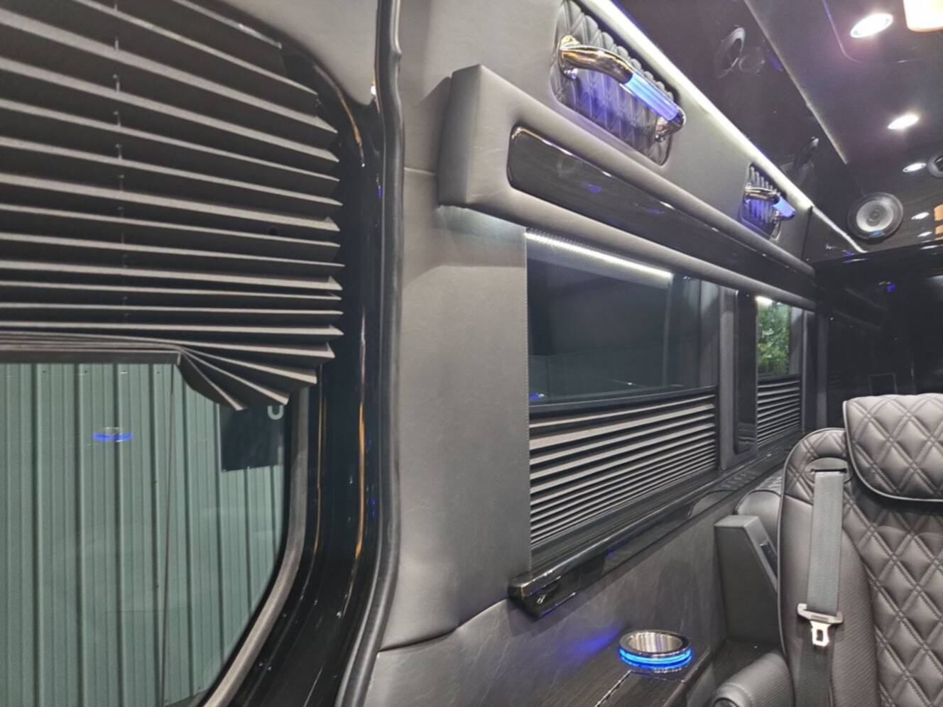 A photo of this 2027 Ultimate Toys LIMO OB PRO
