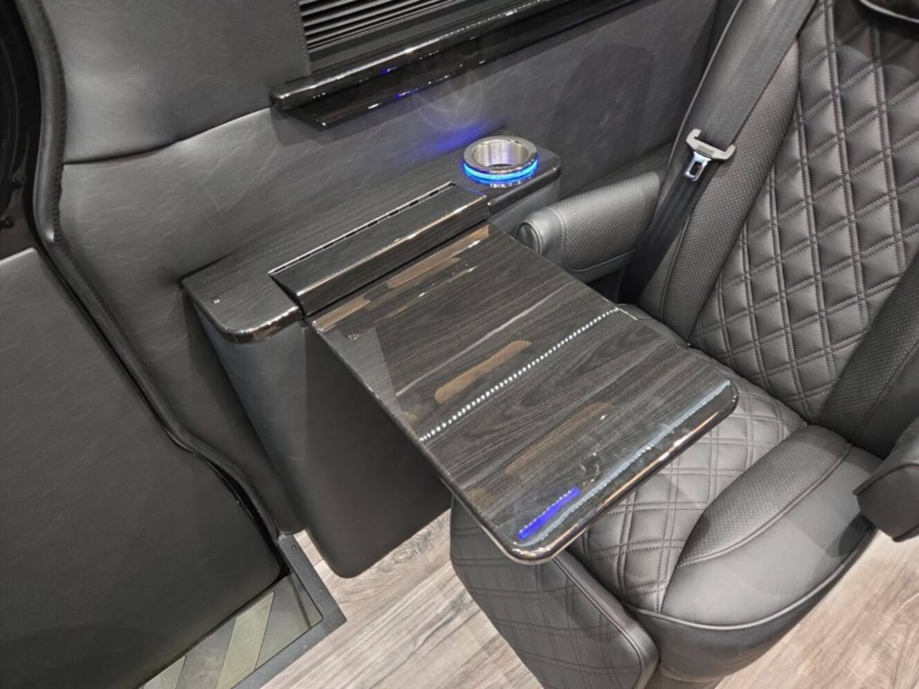 A photo of this 2027 Ultimate Toys LIMO OB PRO