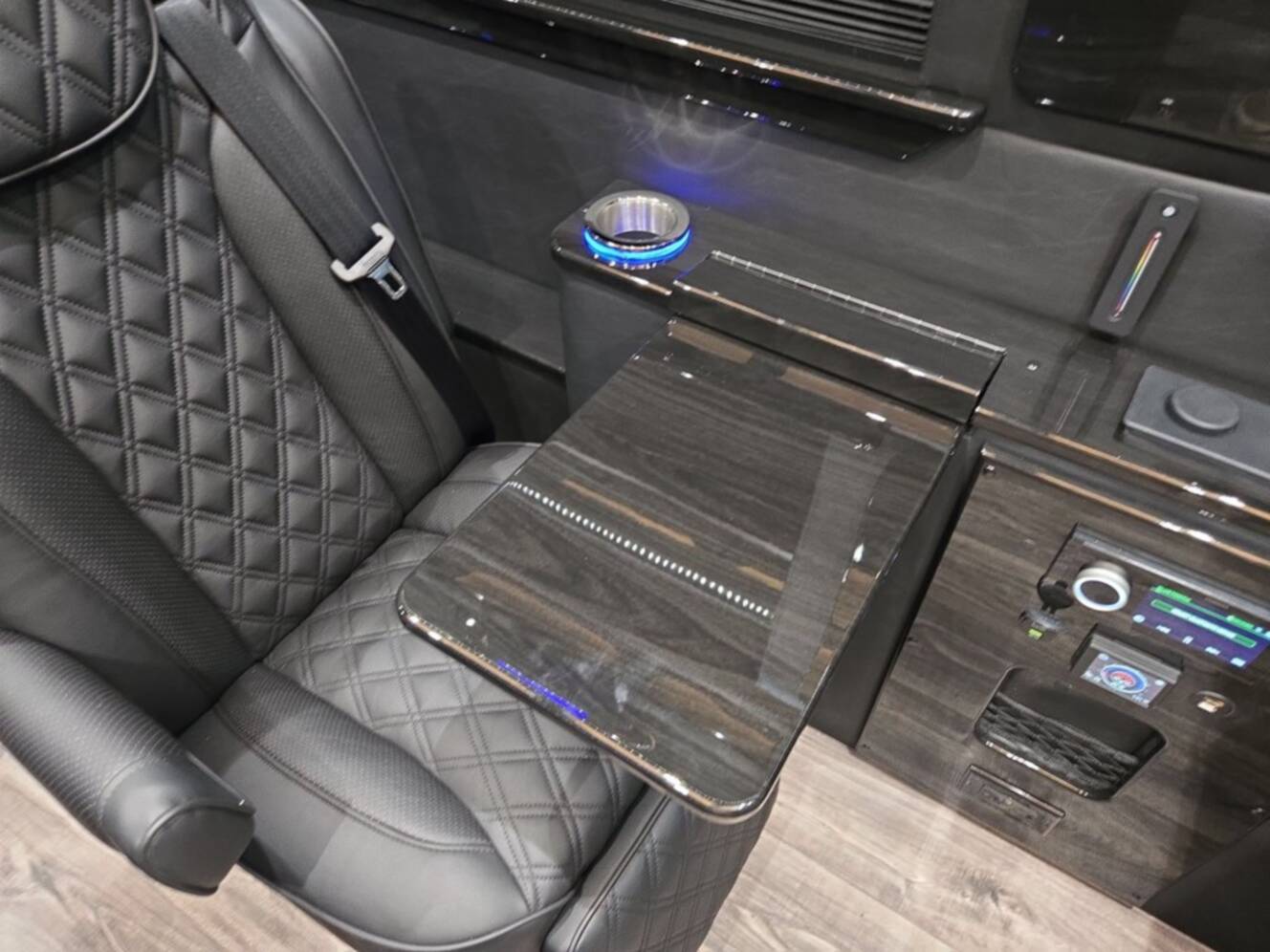 A photo of this 2027 Ultimate Toys LIMO OB PRO