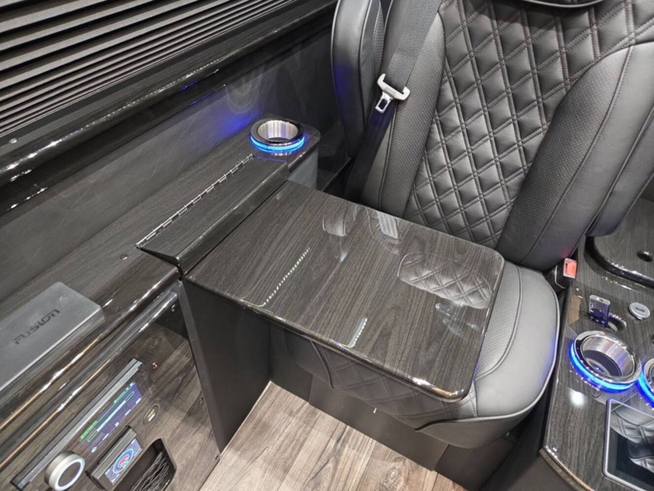 A photo of this 2027 Ultimate Toys LIMO OB PRO