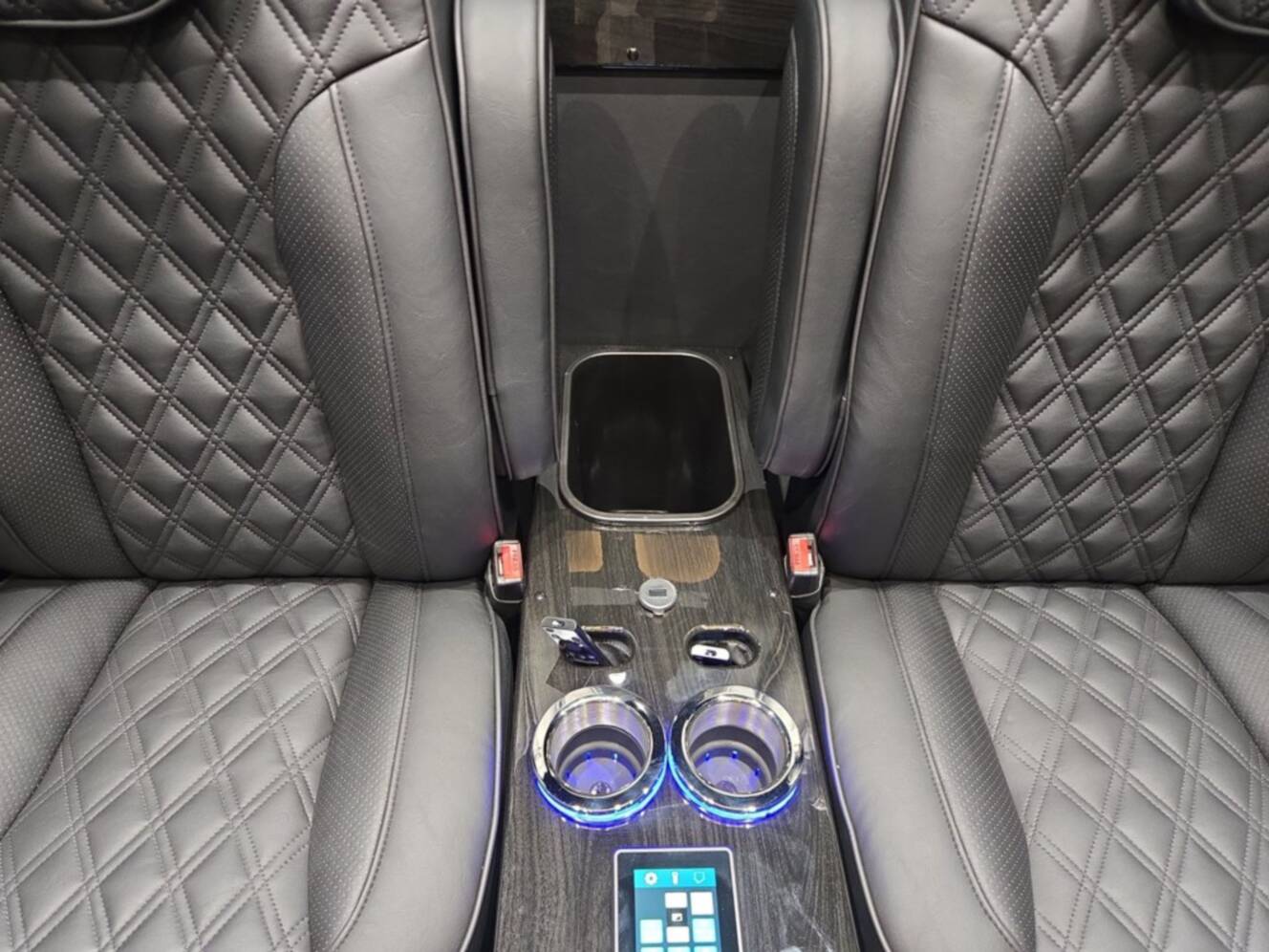 A photo of this 2027 Ultimate Toys LIMO OB PRO
