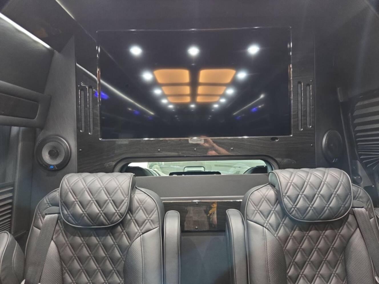 A photo of this 2027 Ultimate Toys LIMO OB PRO
