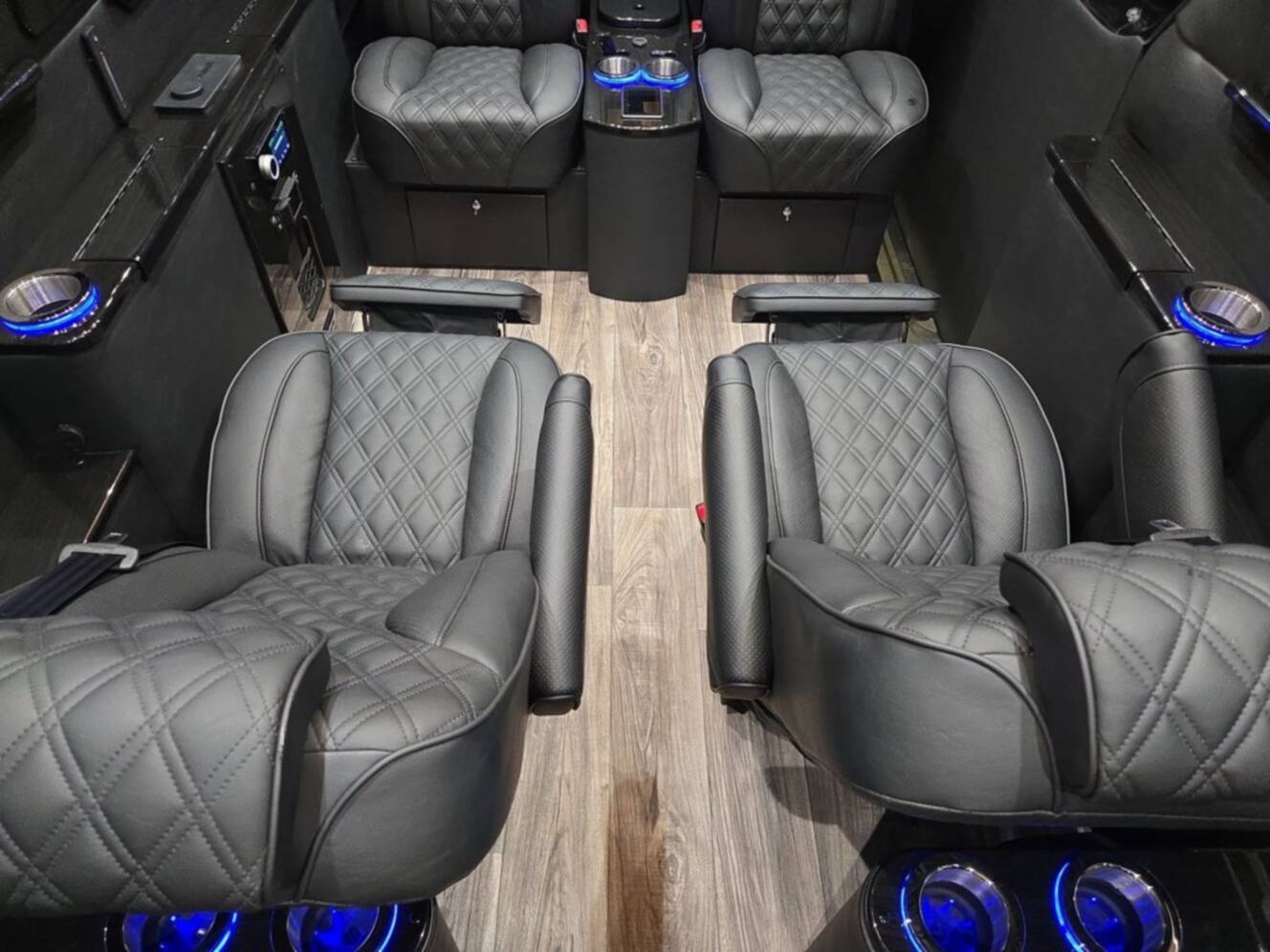 A photo of this 2027 Ultimate Toys LIMO OB PRO
