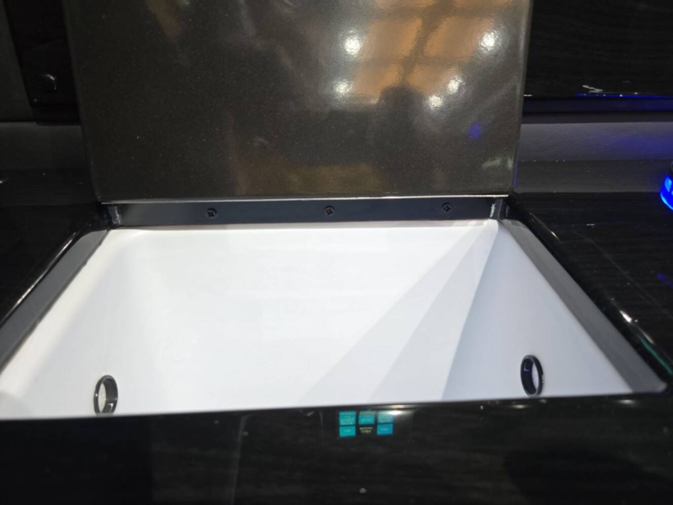 A photo of this 2027 Ultimate Toys LIMO OB PRO