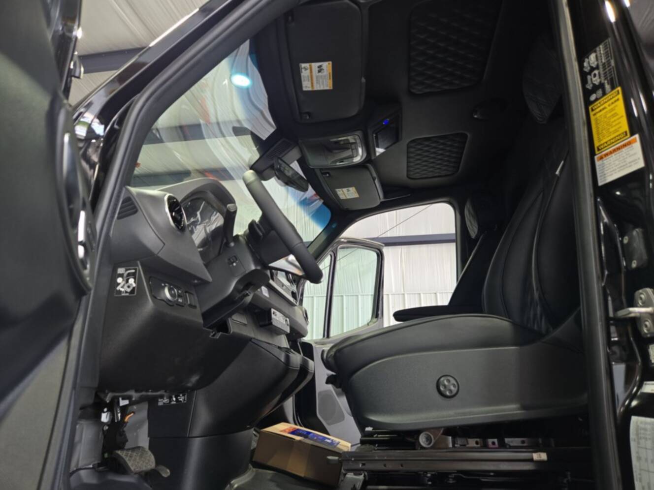 A photo of this 2027 Ultimate Toys LIMO OB PRO
