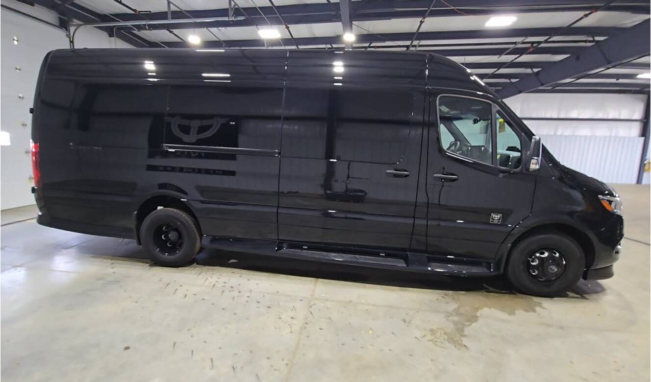 A photo of this 2027 Ultimate Toys LIMO OB PRO